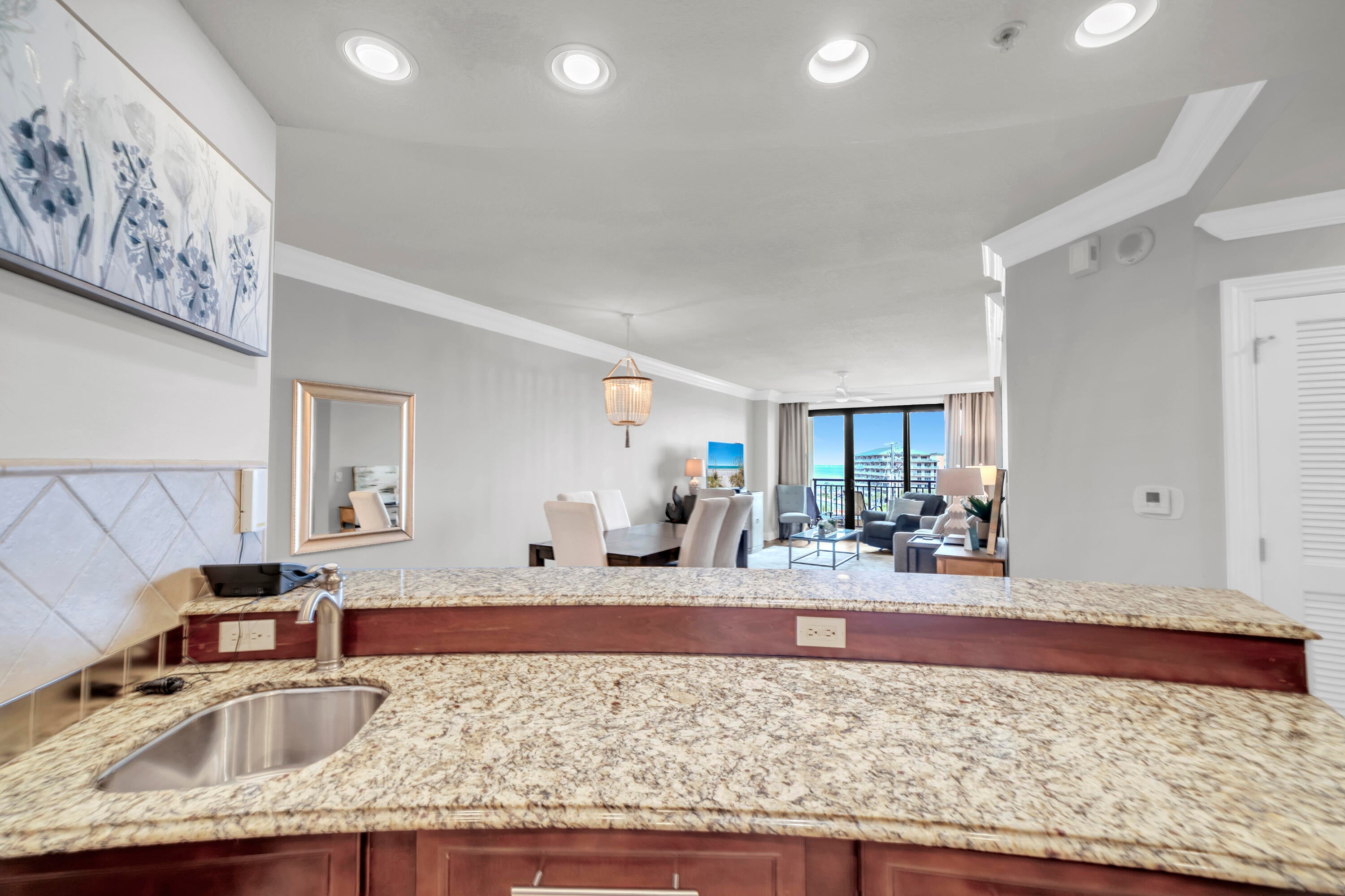 EMERALD GRANDE - Residential