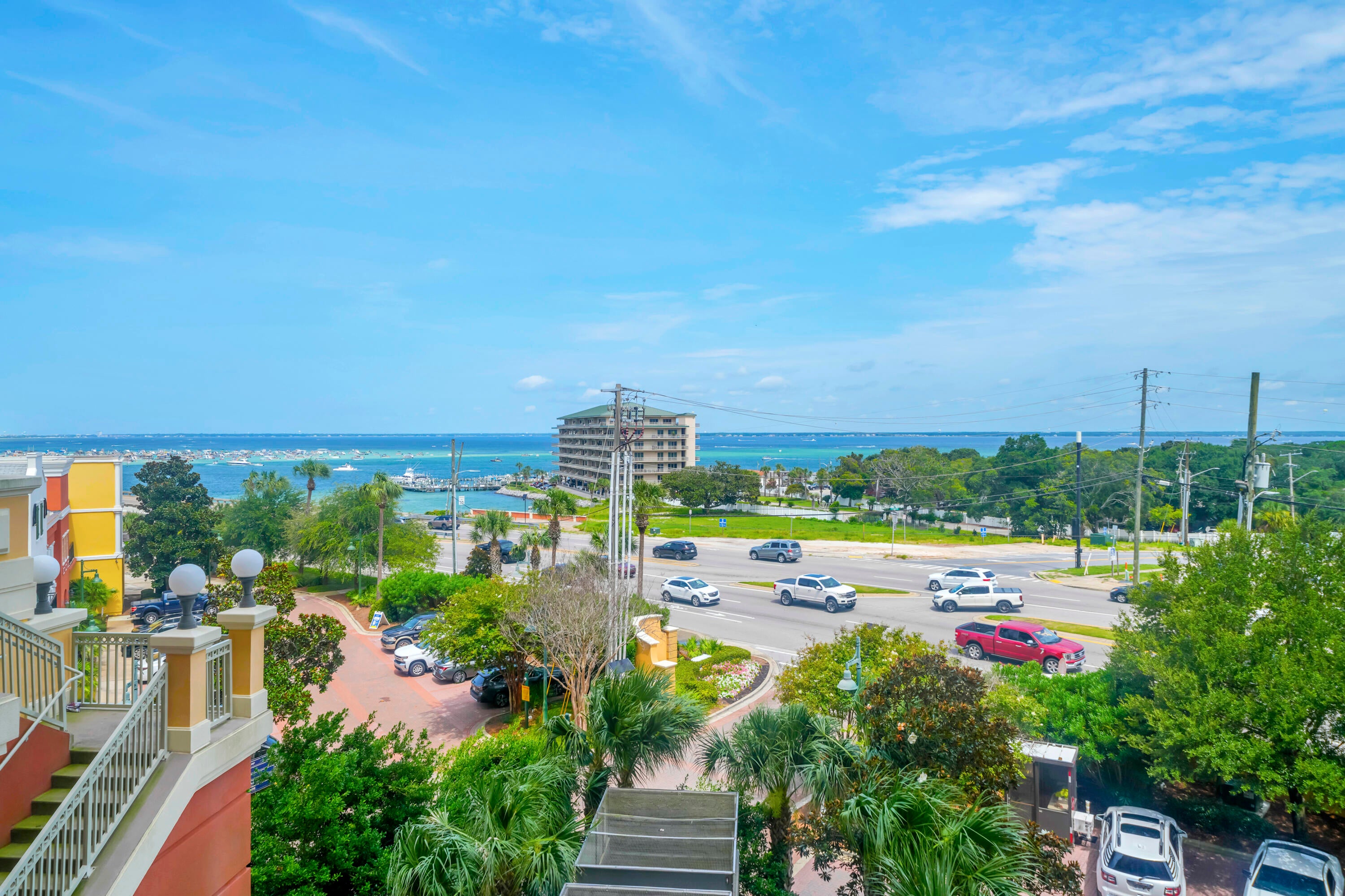 EMERALD GRANDE - Residential