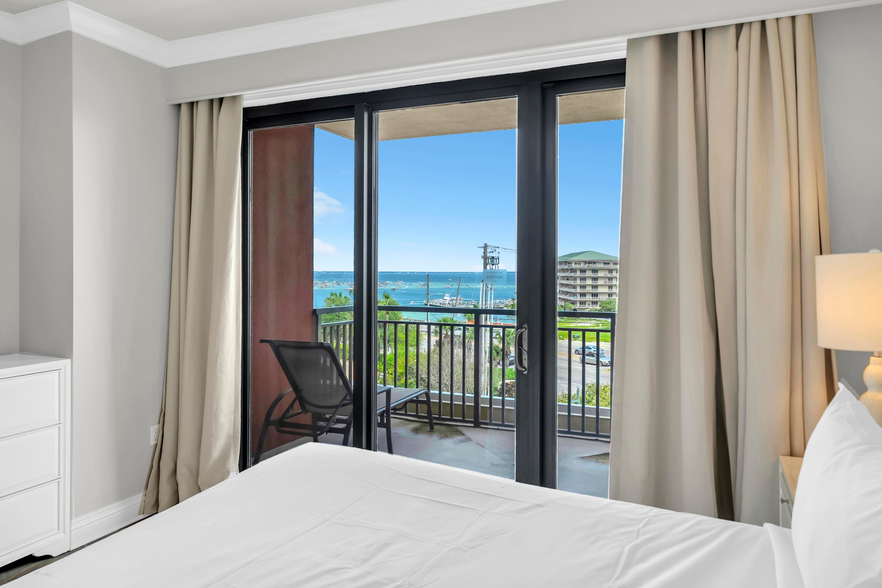 EMERALD GRANDE - Residential