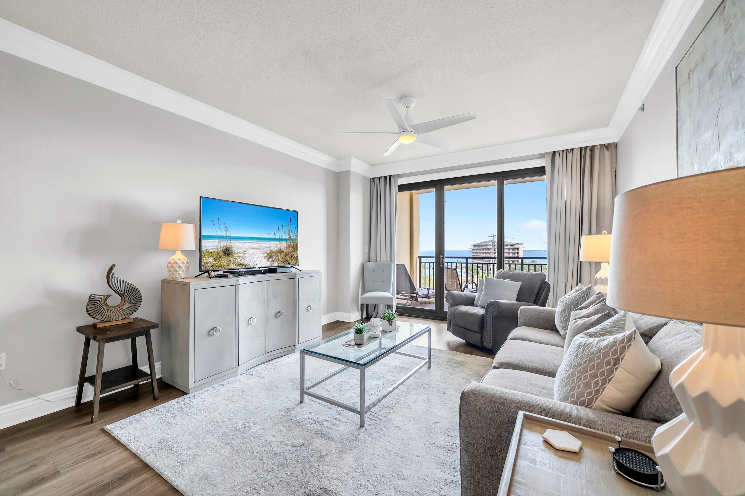 EMERALD GRANDE - Residential