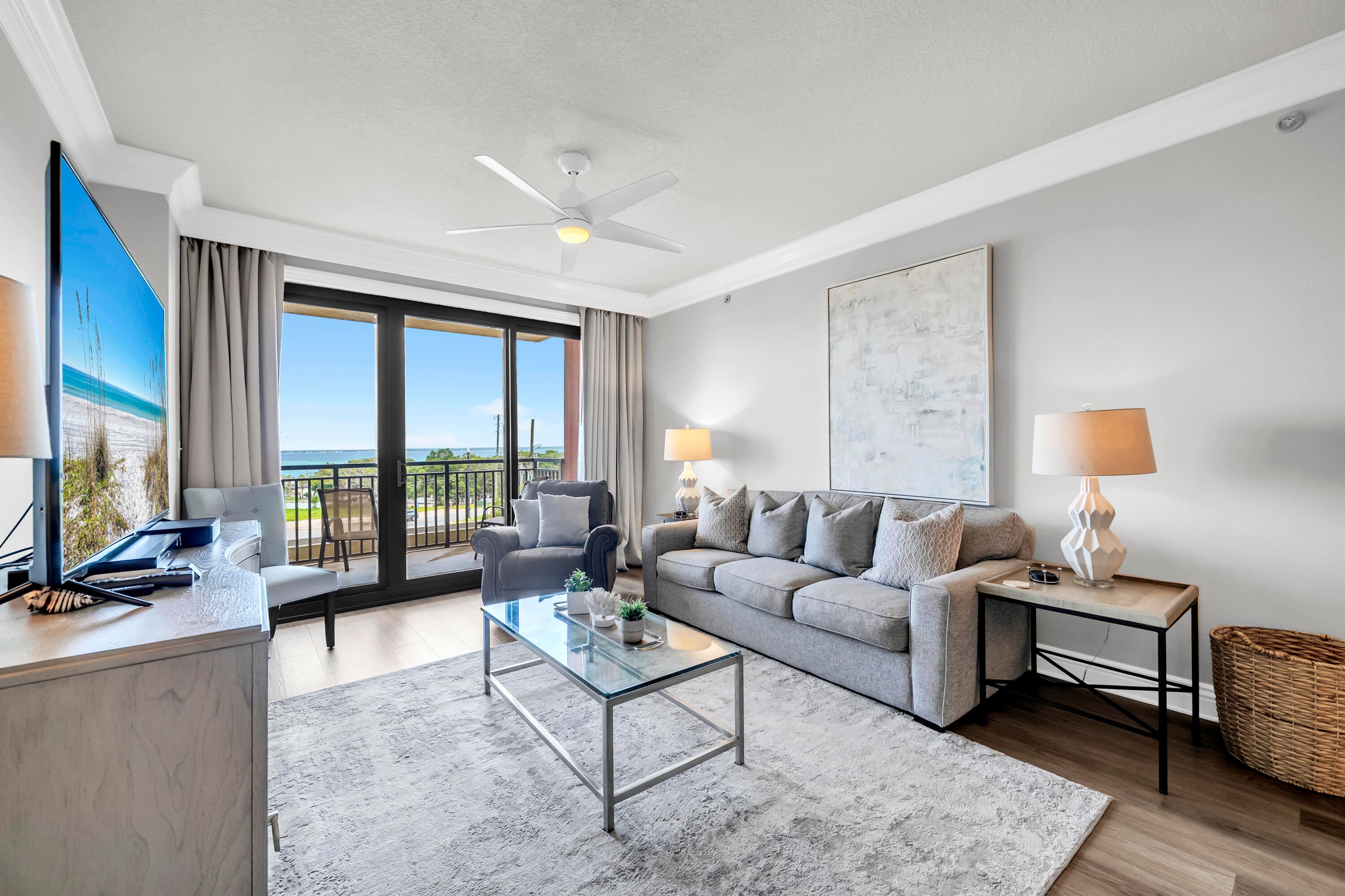 EMERALD GRANDE - Residential