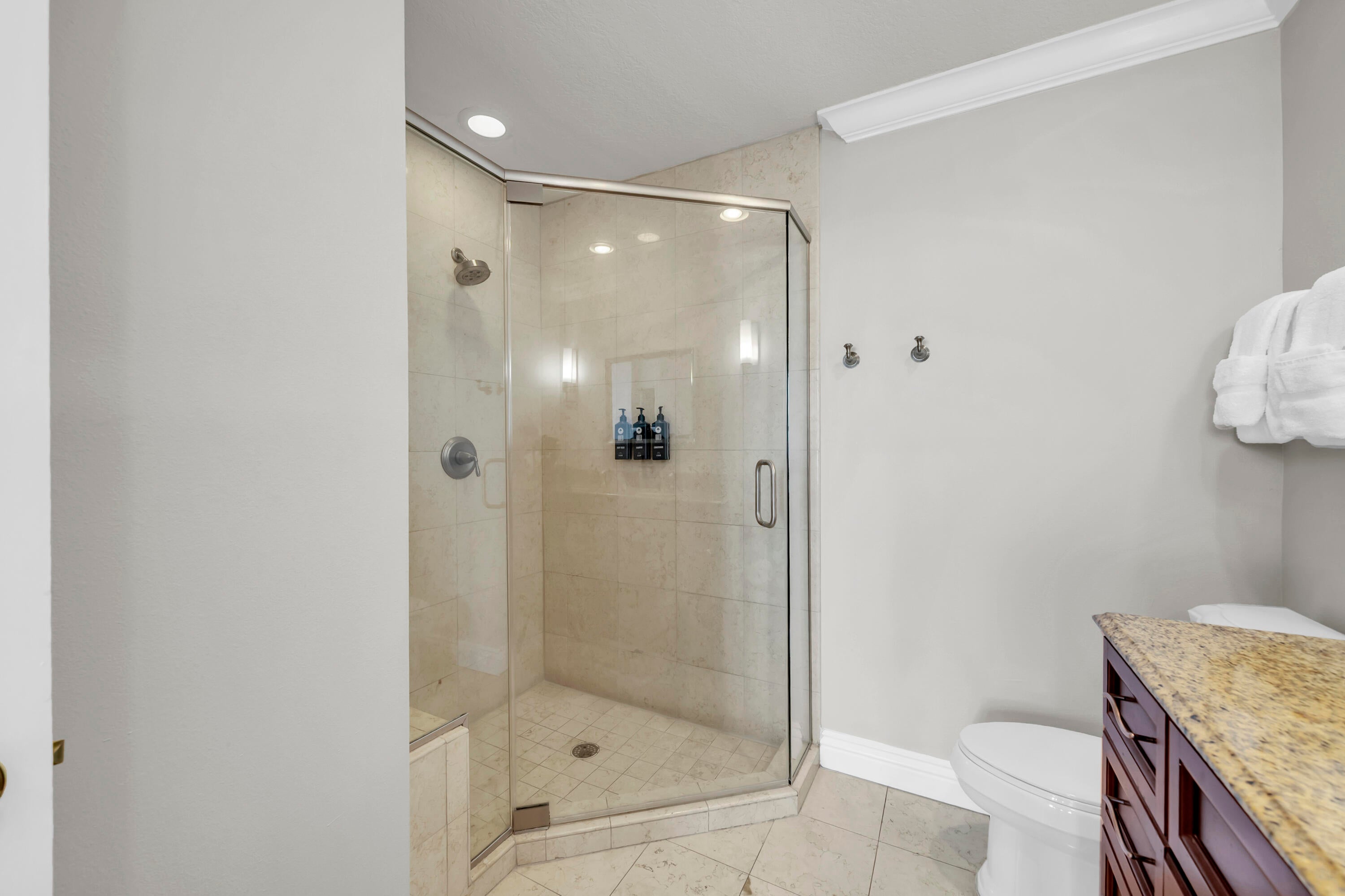 EMERALD GRANDE - Residential