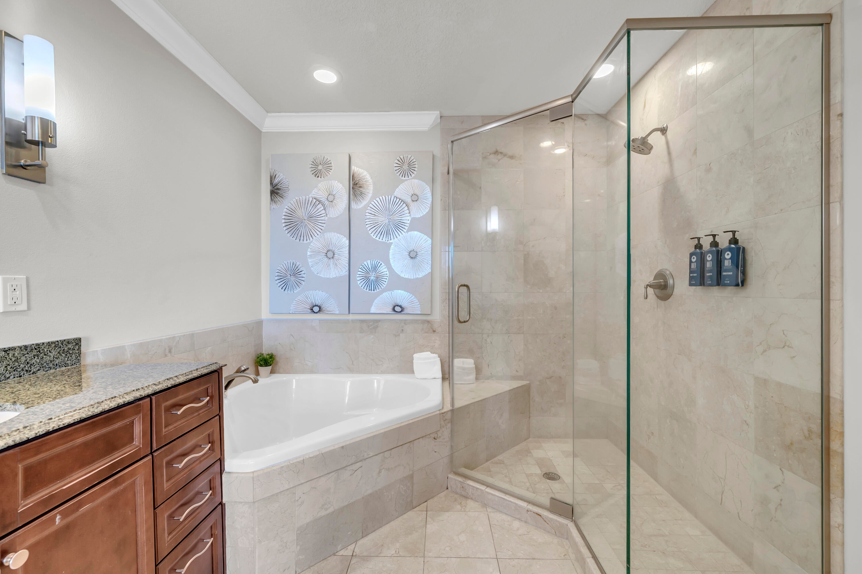 EMERALD GRANDE - Residential