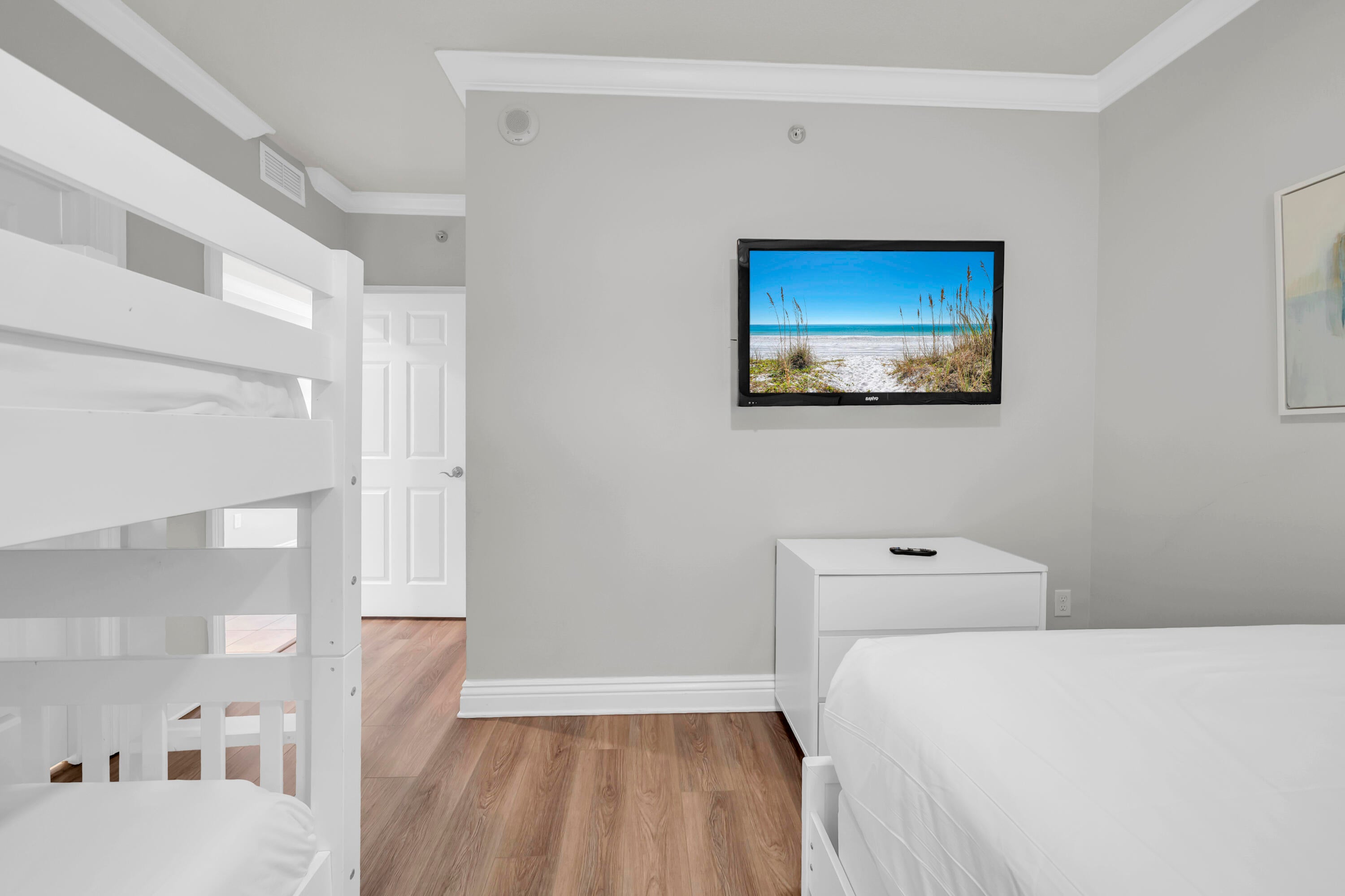 EMERALD GRANDE - Residential