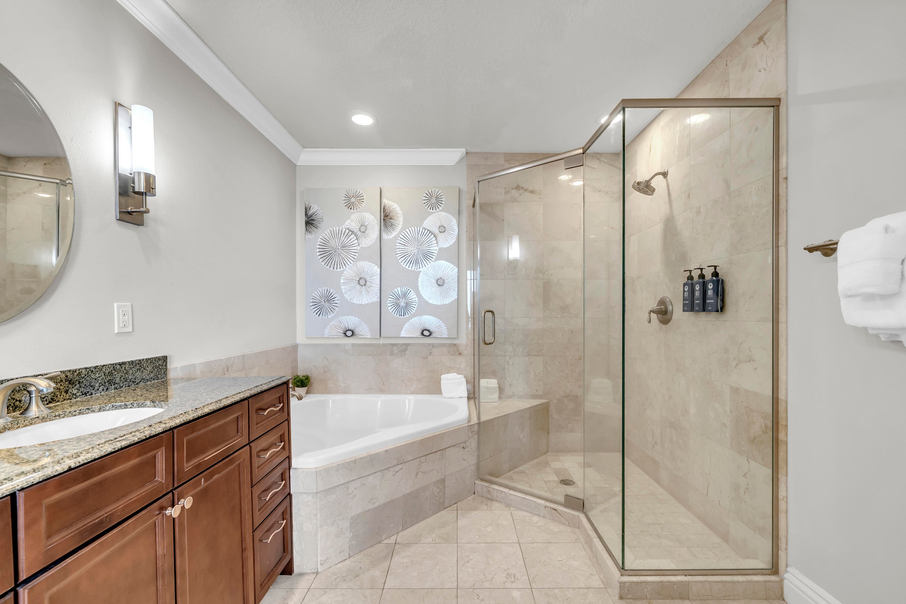 EMERALD GRANDE - Residential