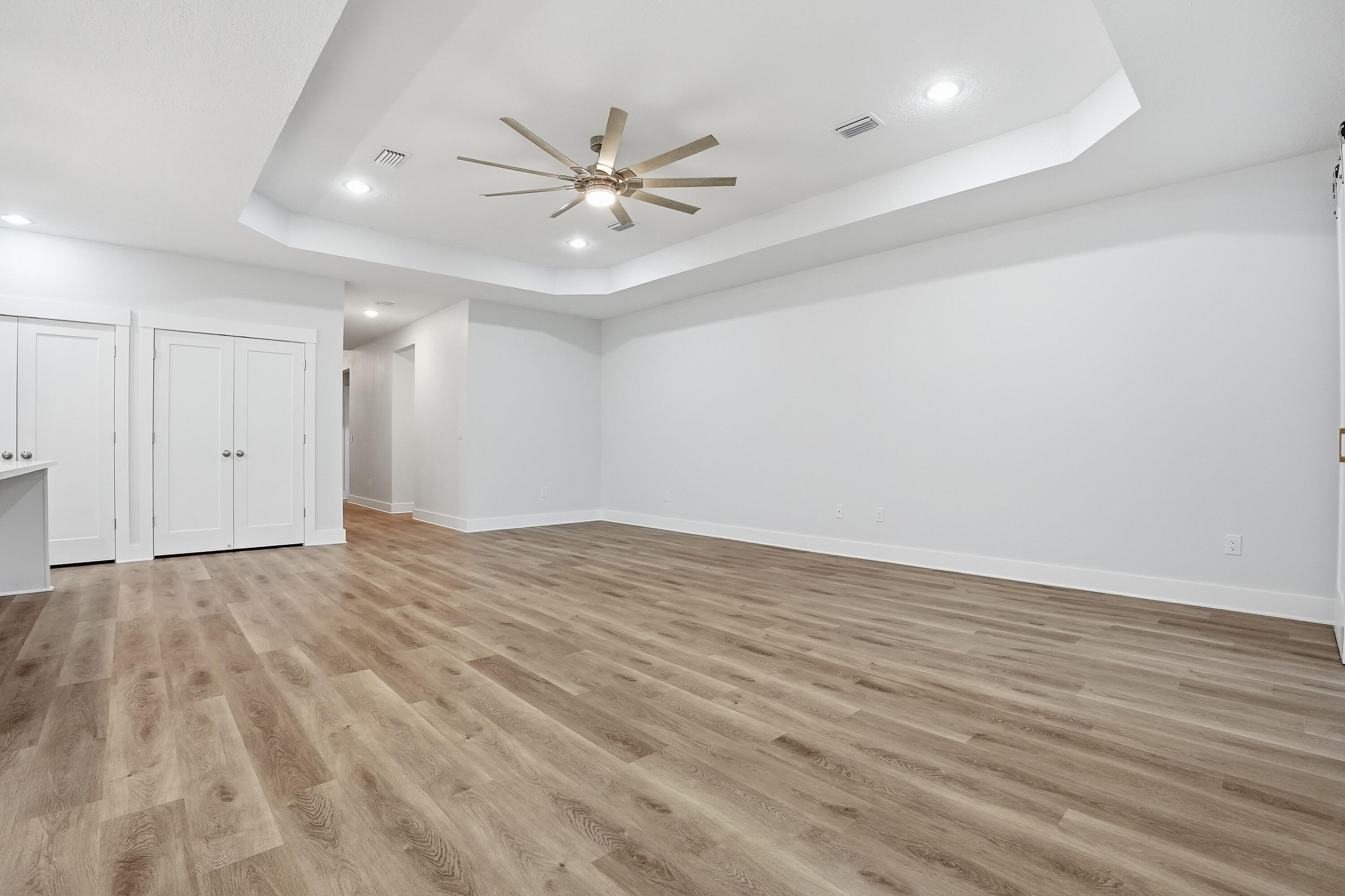 SHALIMAR S/D LOT 8 BLK 5 - Residential