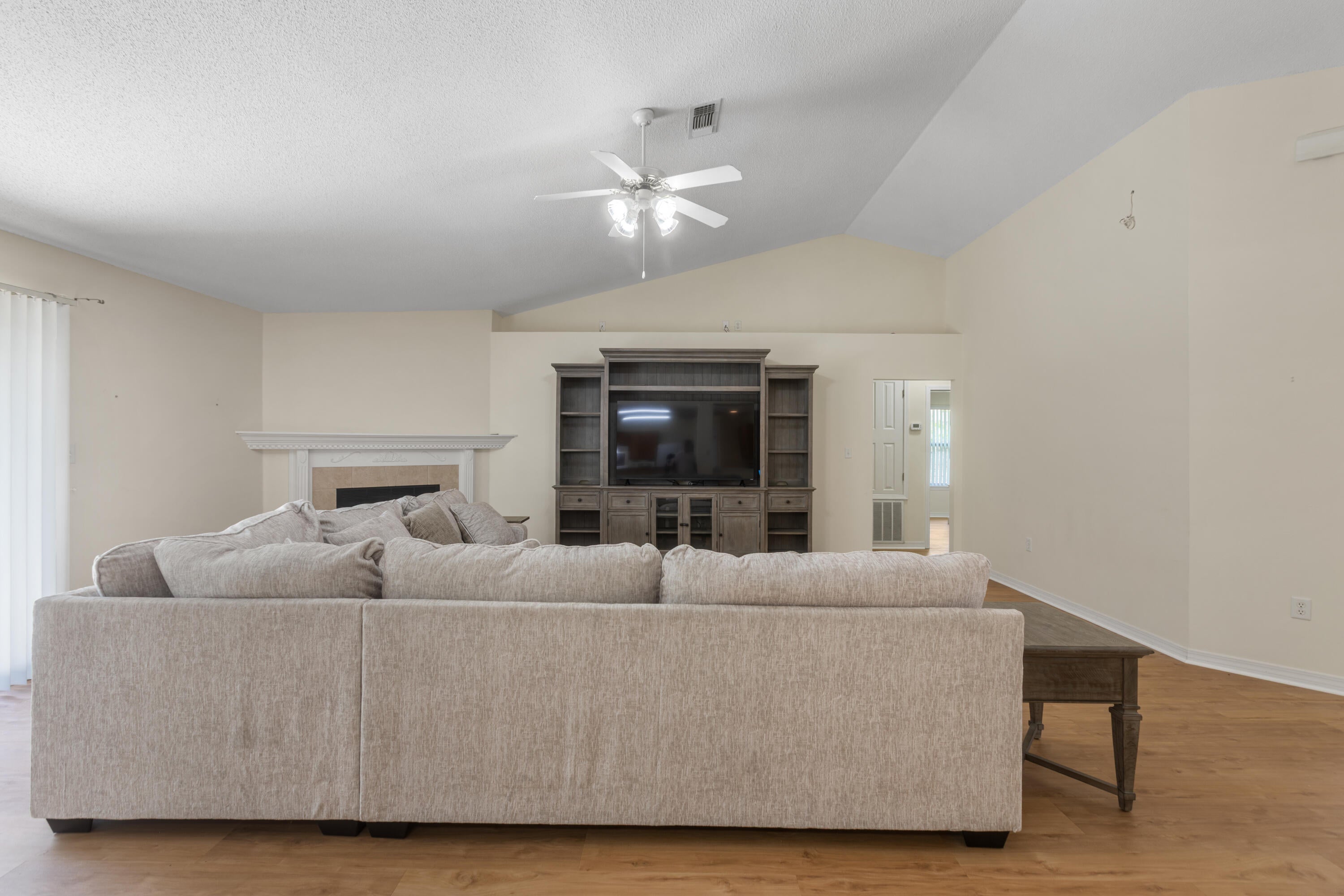 ASHBERRY WOODS - Residential