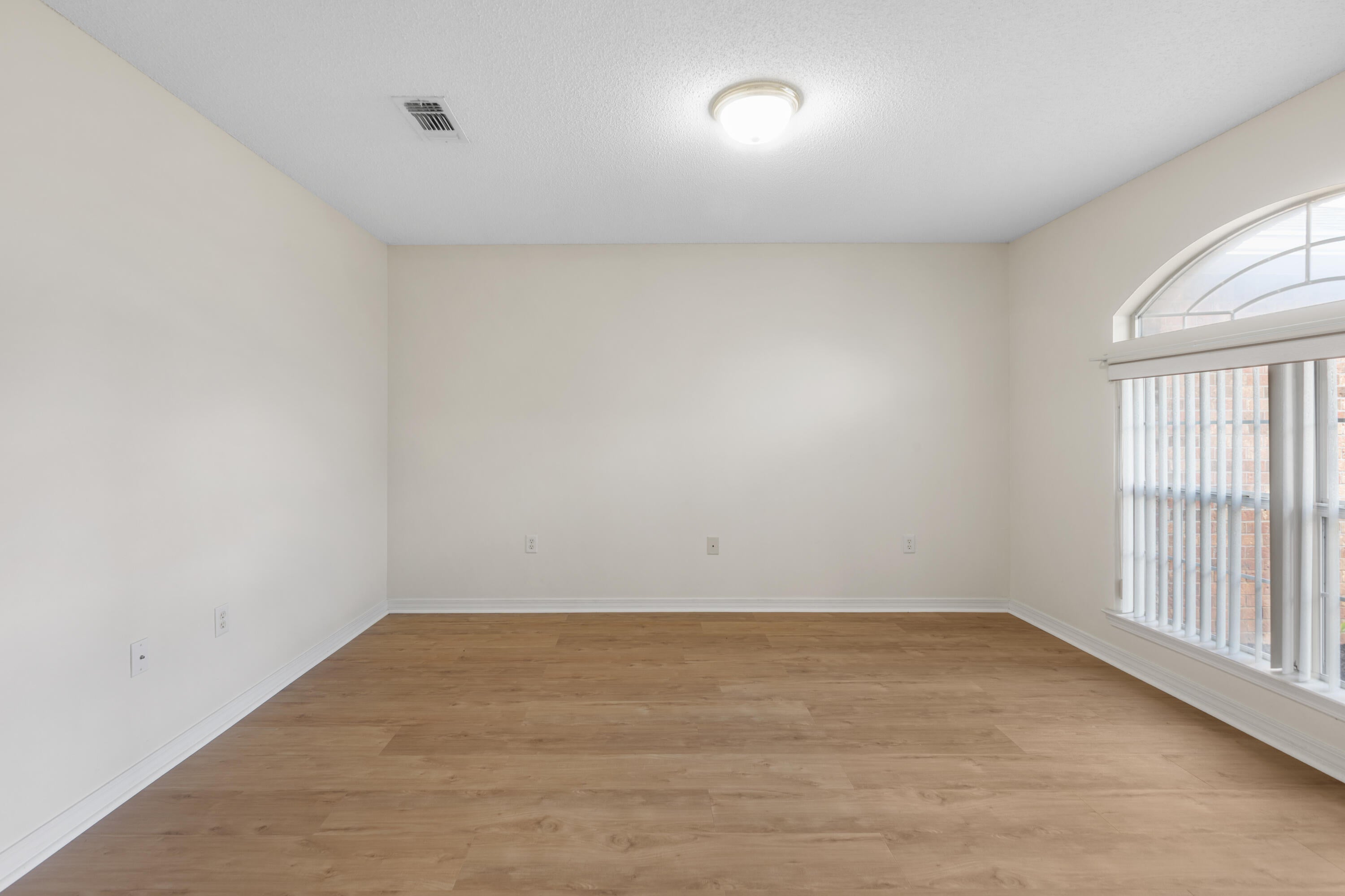 ASHBERRY WOODS - Residential