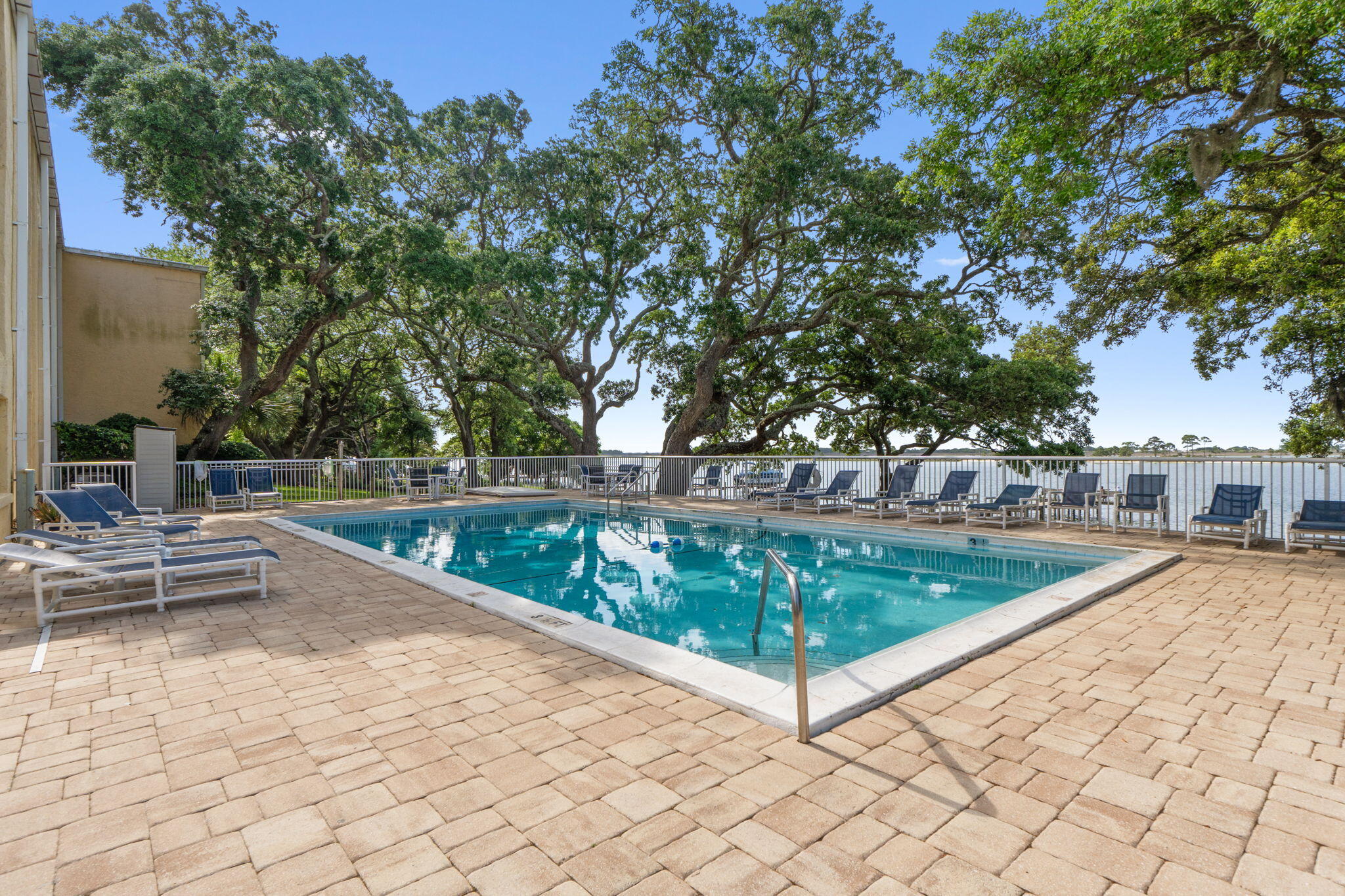 CEDARS CONDO - Residential