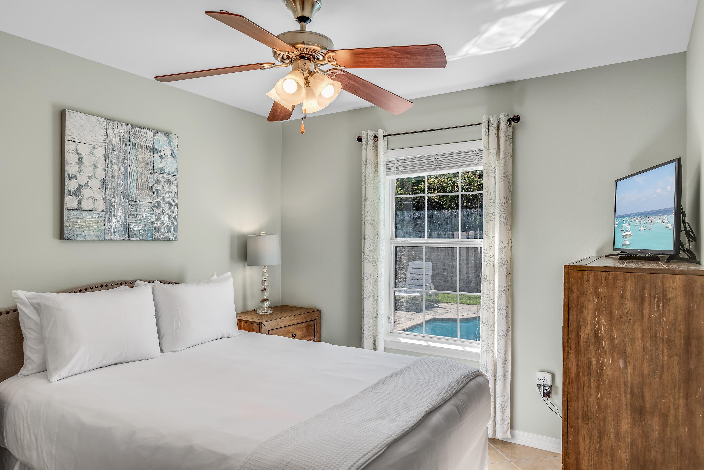 PARADISE RETREAT - Residential