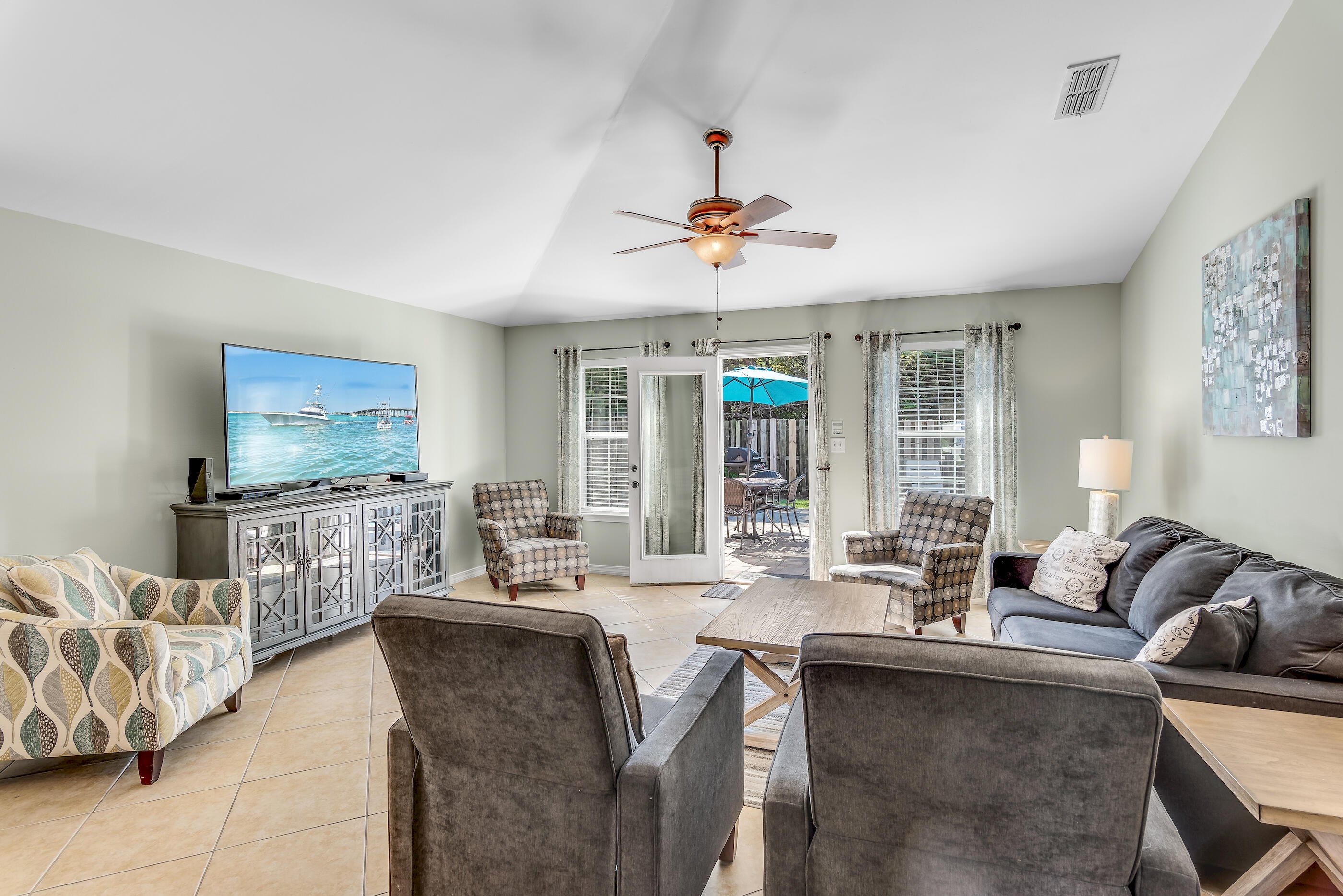 PARADISE RETREAT - Residential