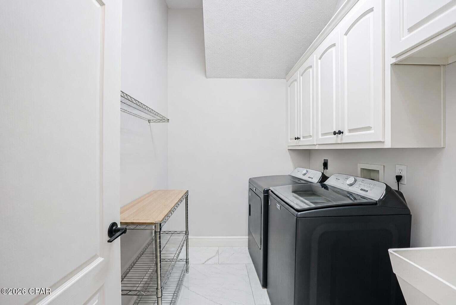 COLONY CLUB HARBOUR PH 1 - Residential