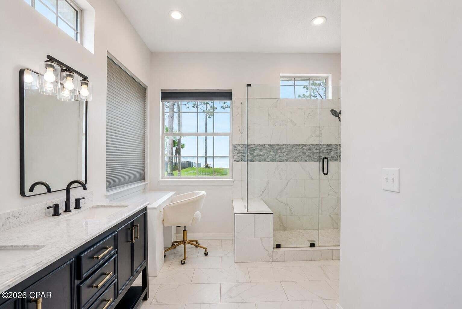 COLONY CLUB HARBOUR PH 1 - Residential