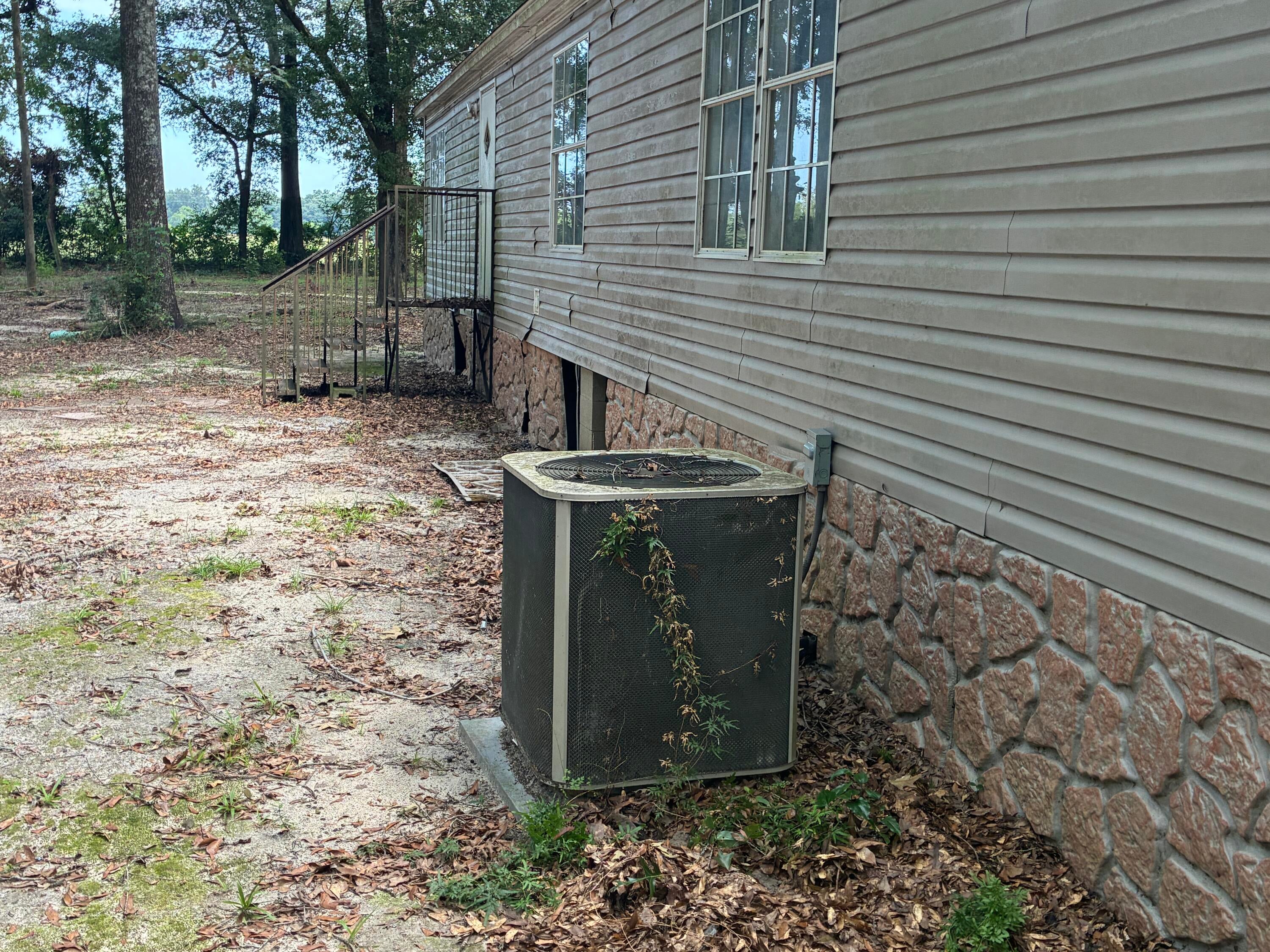 Along the Florida/Alabama Line - Land