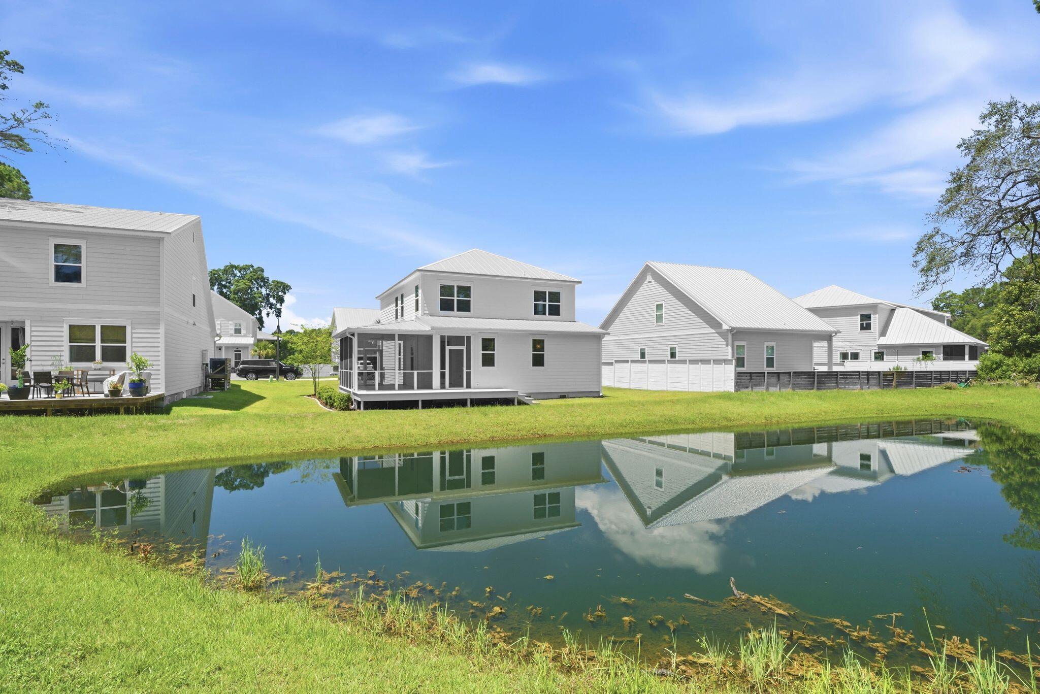 Daxton On The Bay - Residential