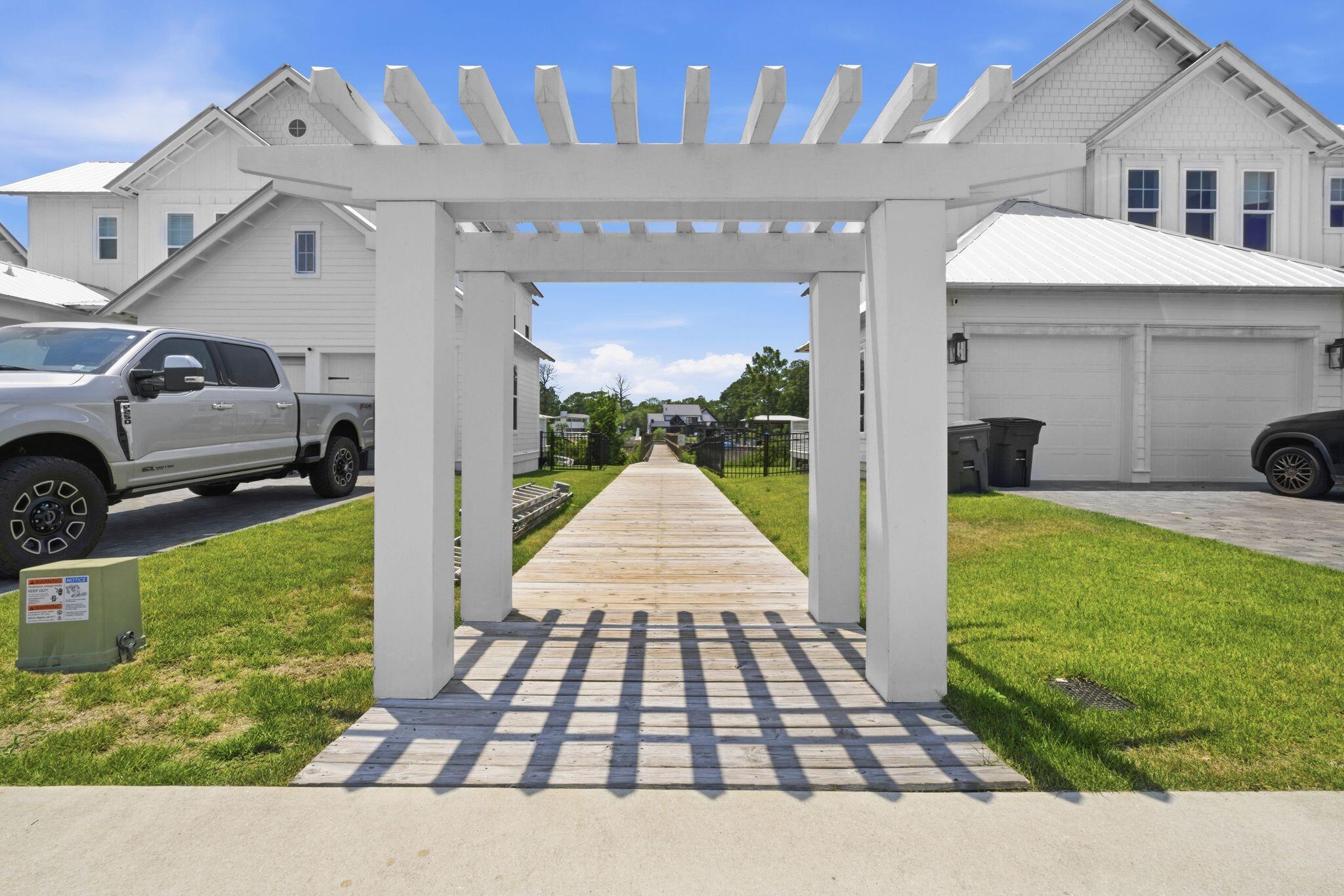 Daxton On The Bay - Residential