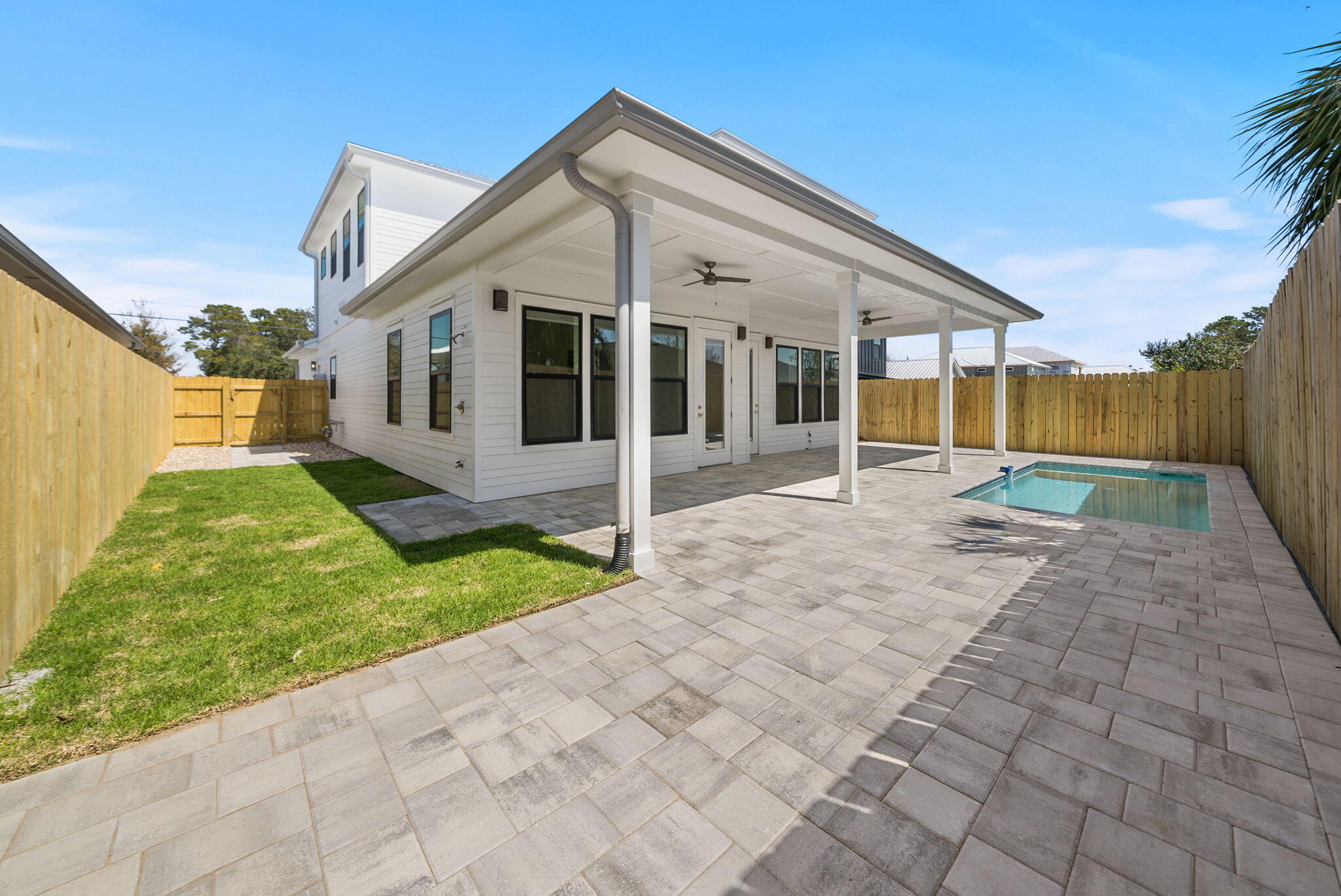 RIVIERA BEACH - Residential