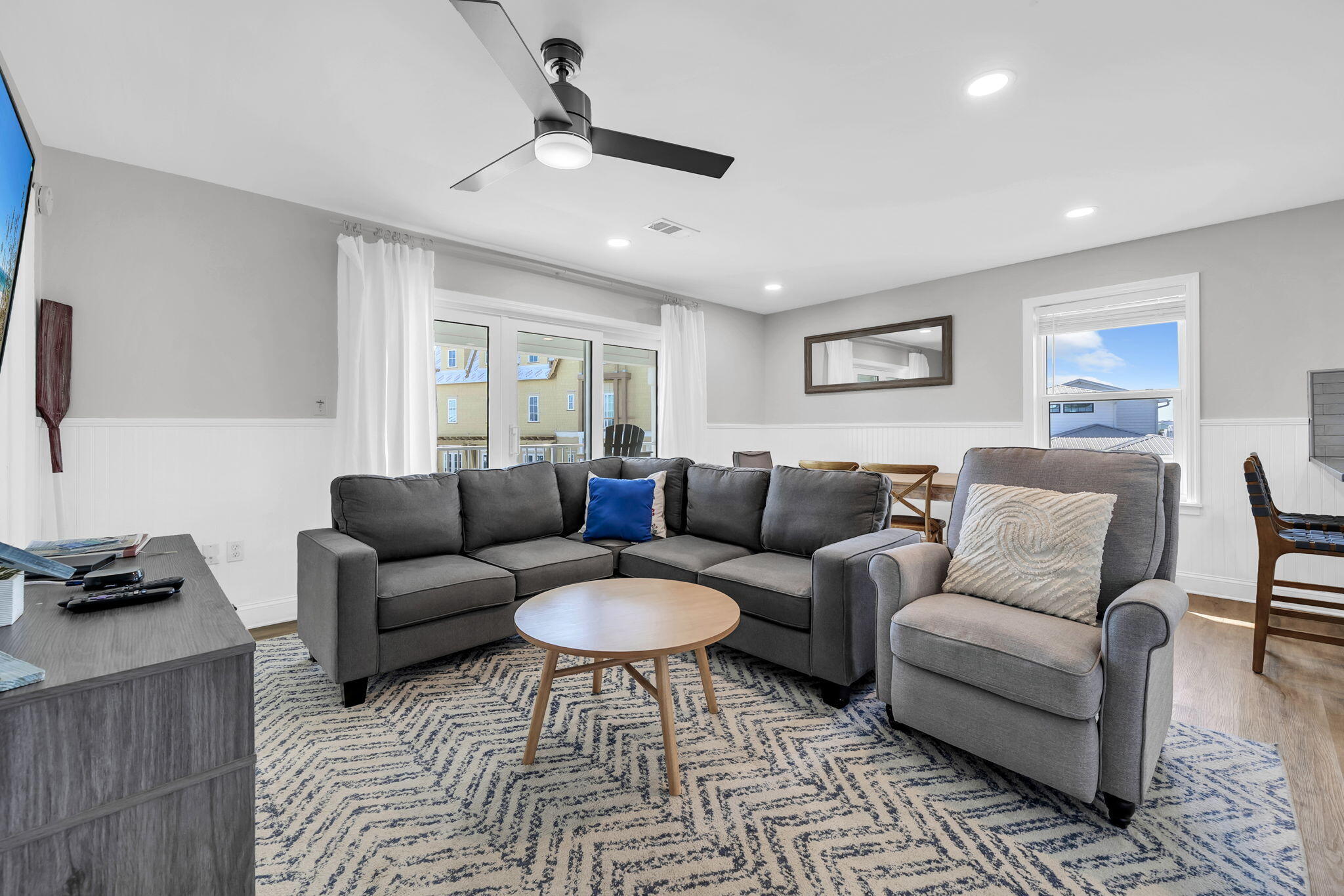 BEACHSIDE VILLAS CONDO - Residential