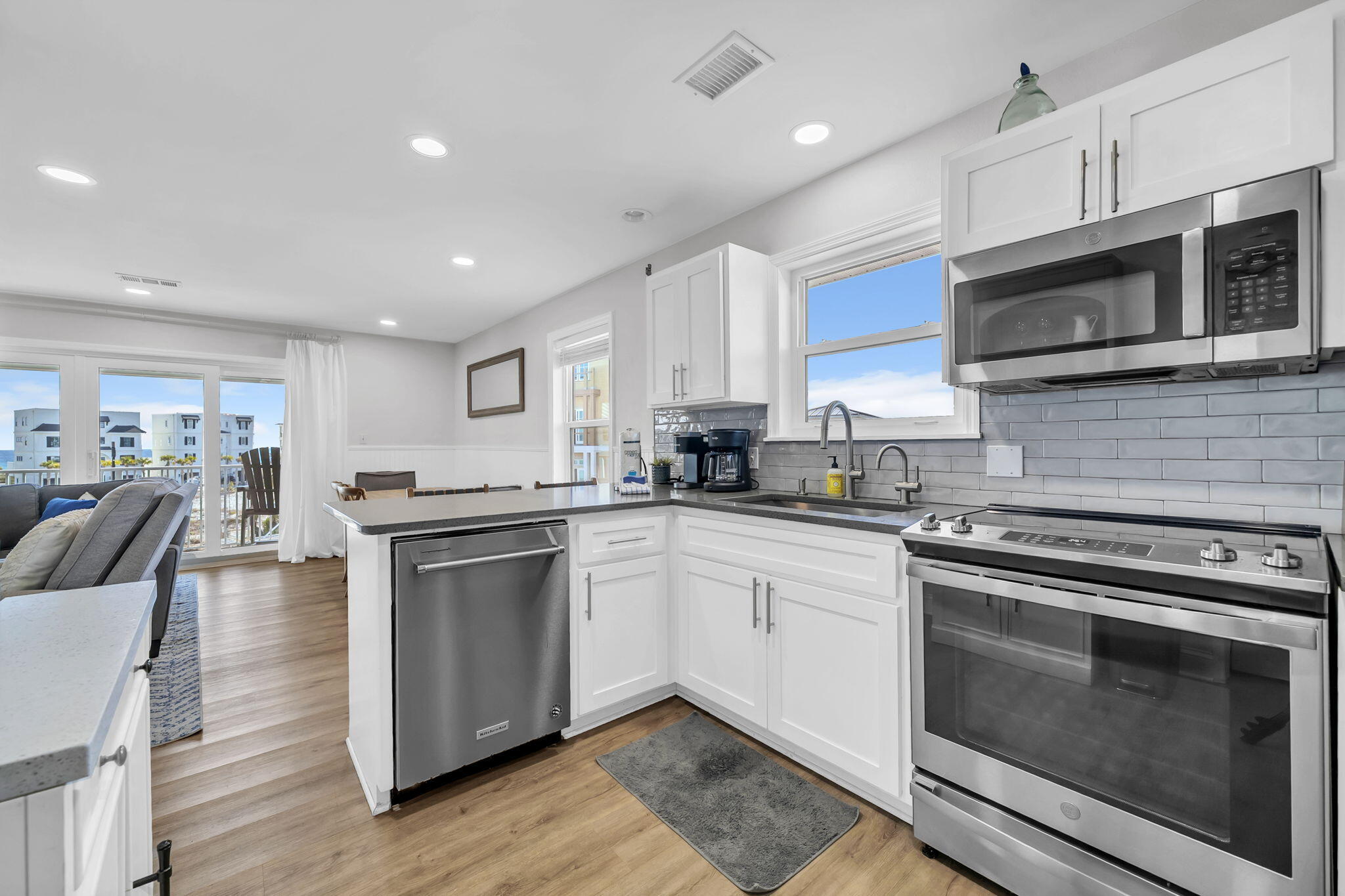 BEACHSIDE VILLAS CONDO - Residential