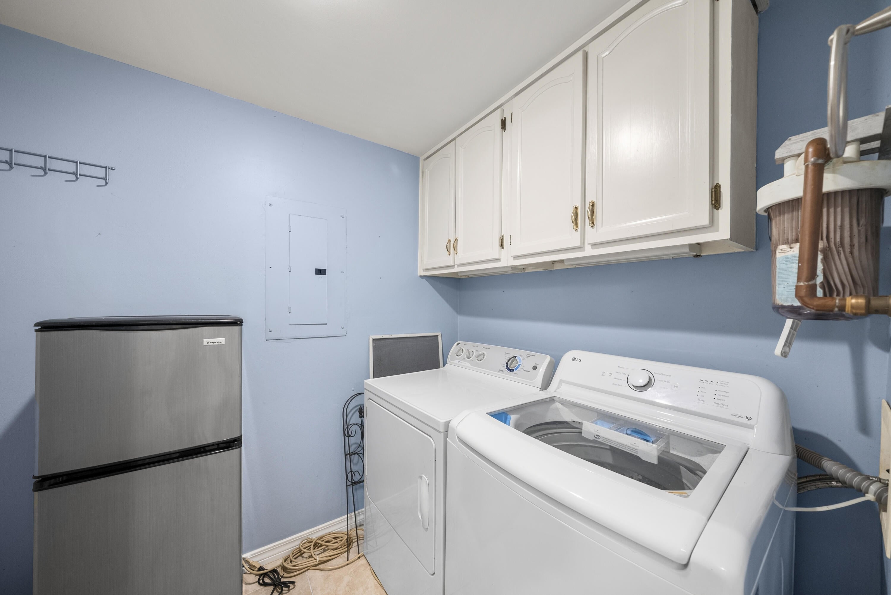 SUNNYSIDE BEACH & TENNIS CONDO - Residential
