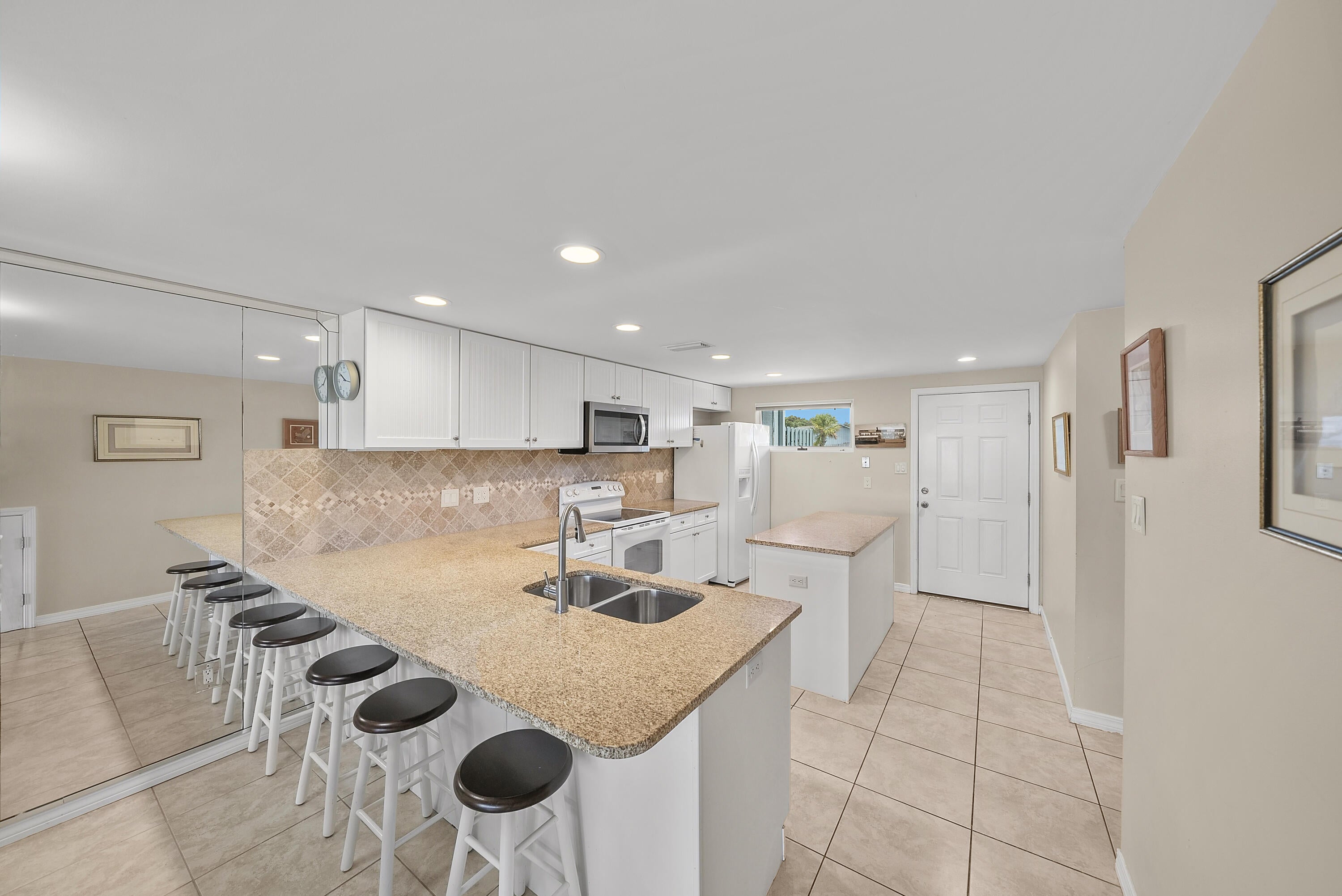 SUNNYSIDE BEACH & TENNIS CONDO - Residential