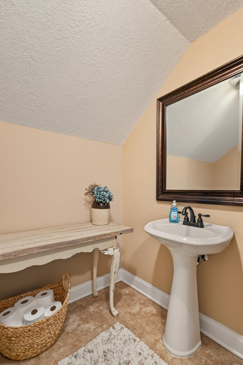 FOX VALLEY - Residential