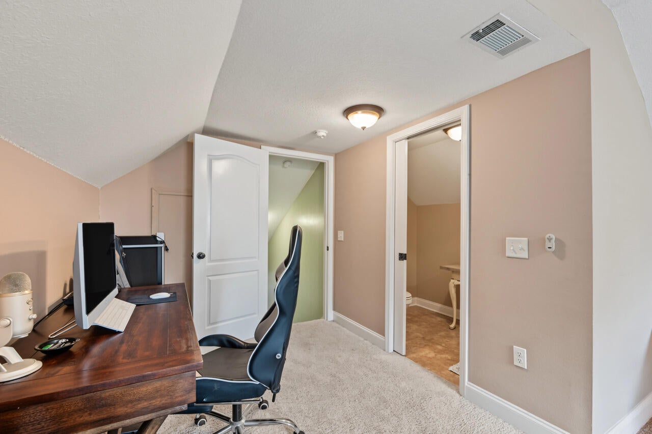 FOX VALLEY - Residential