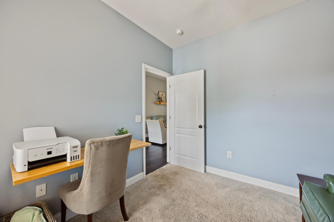 FOX VALLEY - Residential