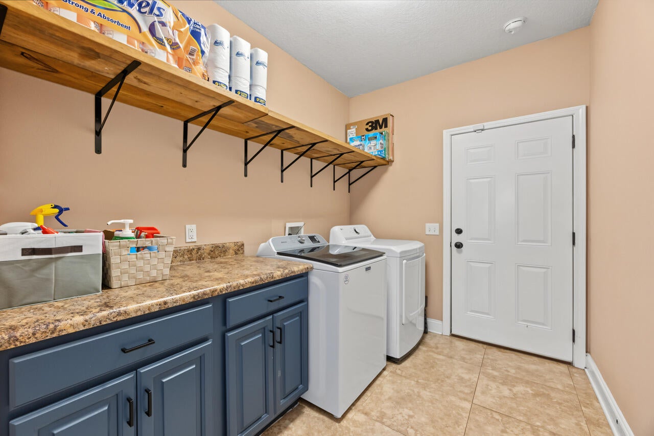 FOX VALLEY - Residential