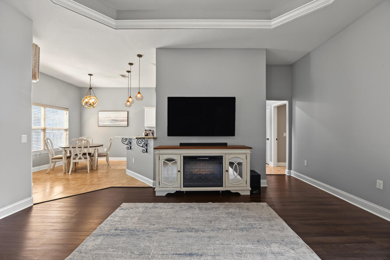 FOX VALLEY - Residential