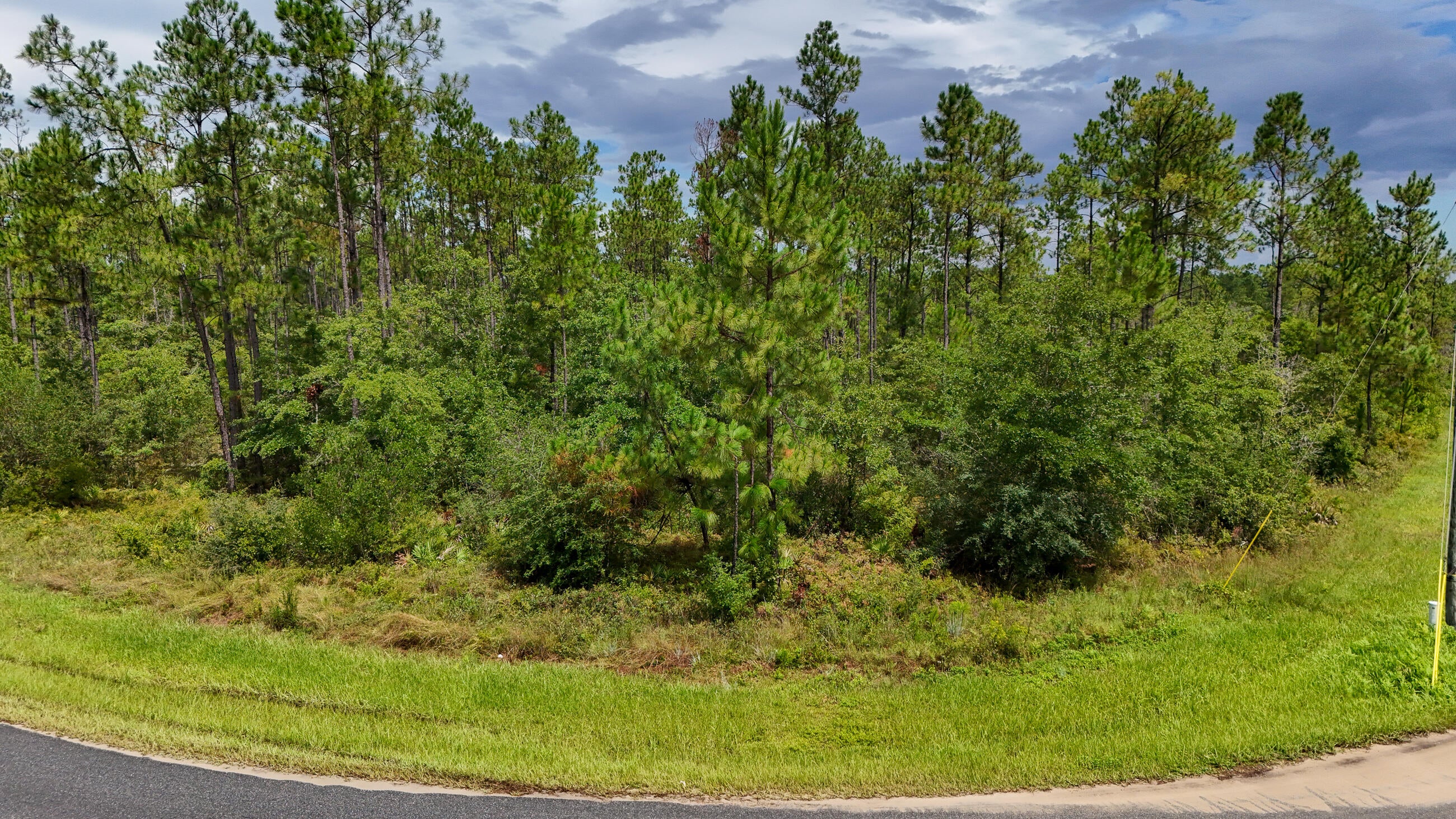 NO RECORDED SUBDIVISION - Land