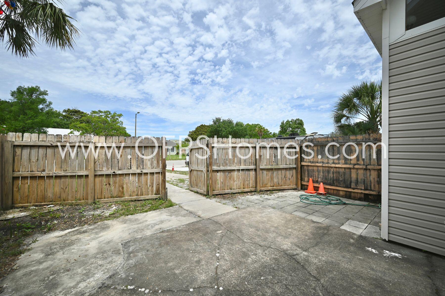 QUIETWOOD T/H - Residential Lease
