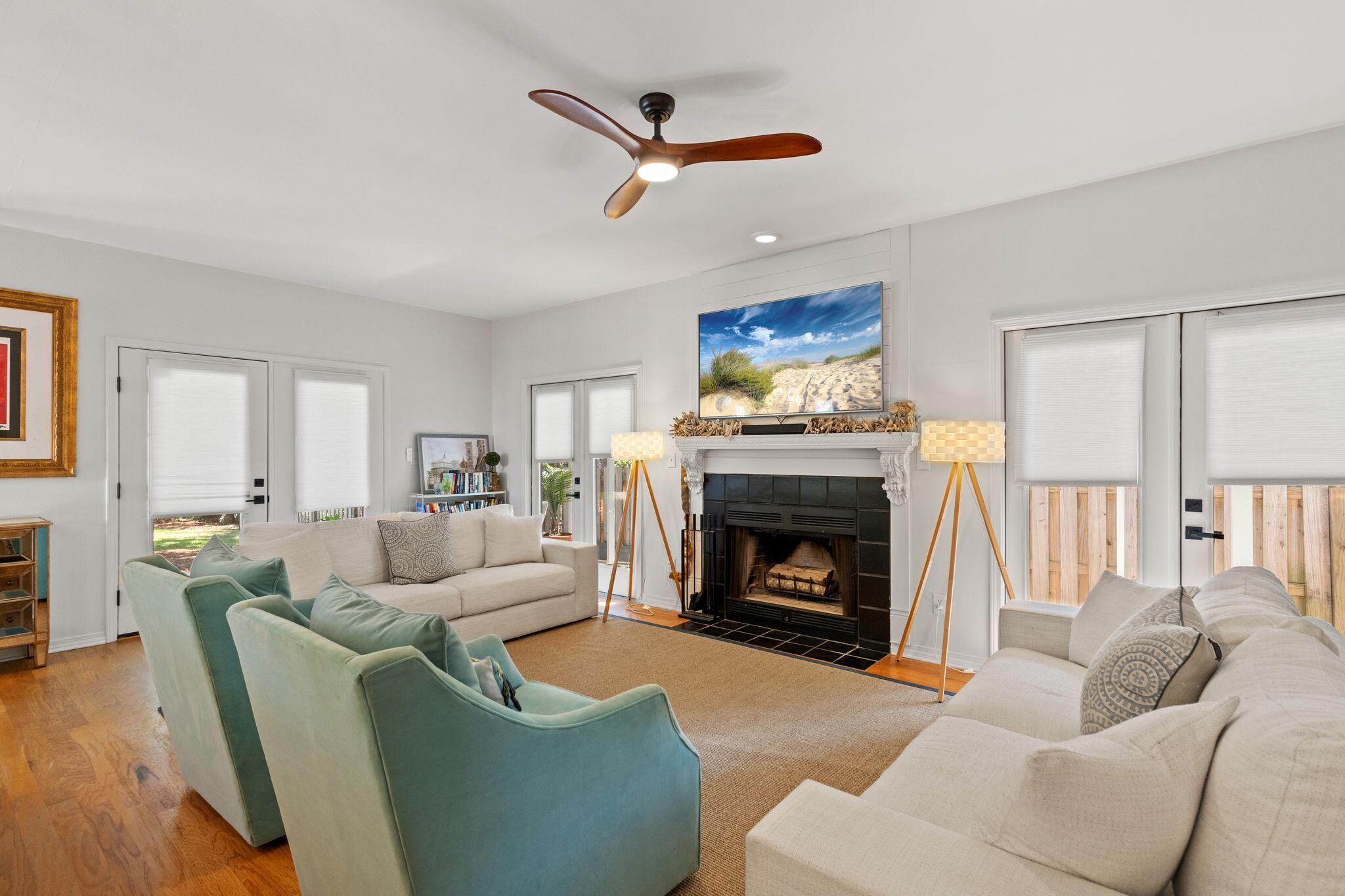 CRYSTAL LAKE PHASE I - Residential