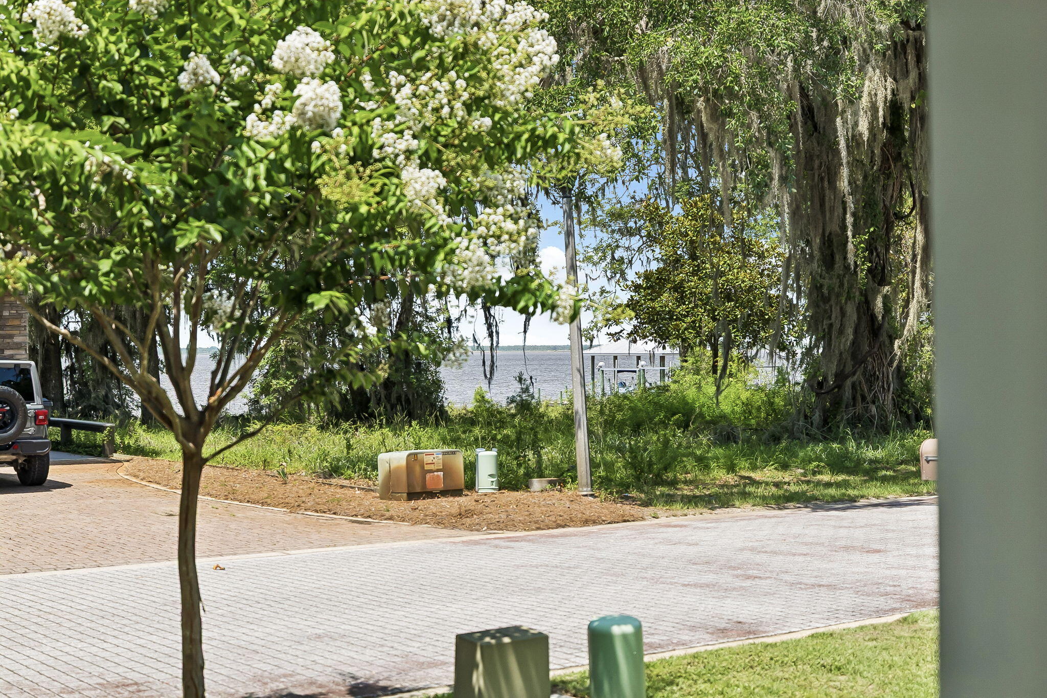 GRAYTON BAYOU - Residential