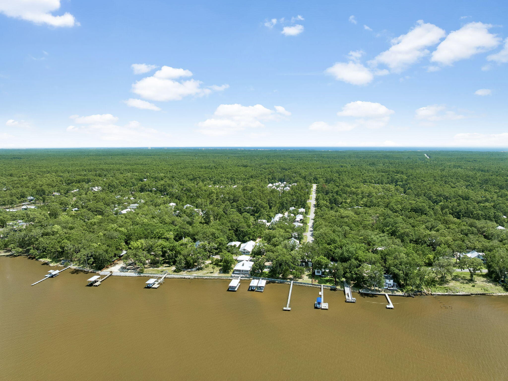 GRAYTON BAYOU - Residential