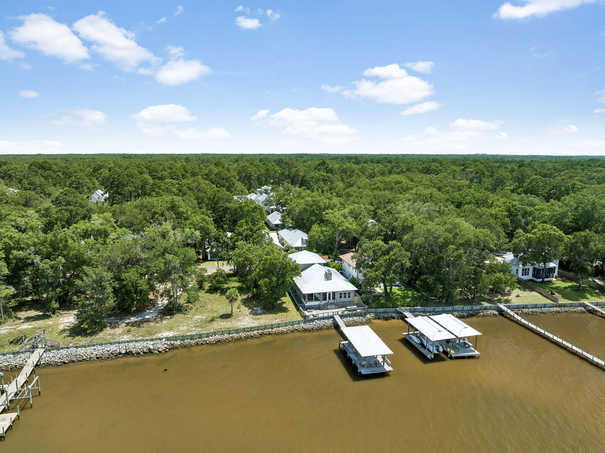 GRAYTON BAYOU - Residential