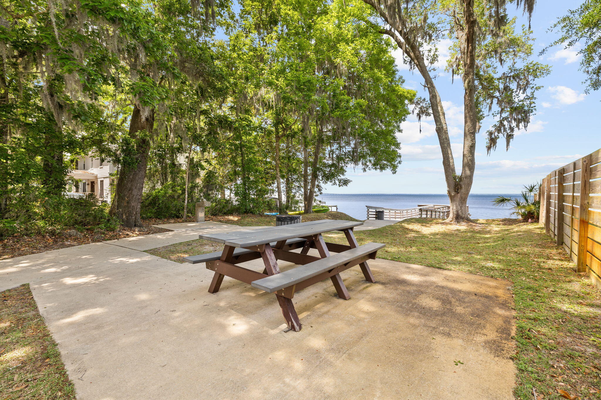 GRAYTON BAYOU - Residential