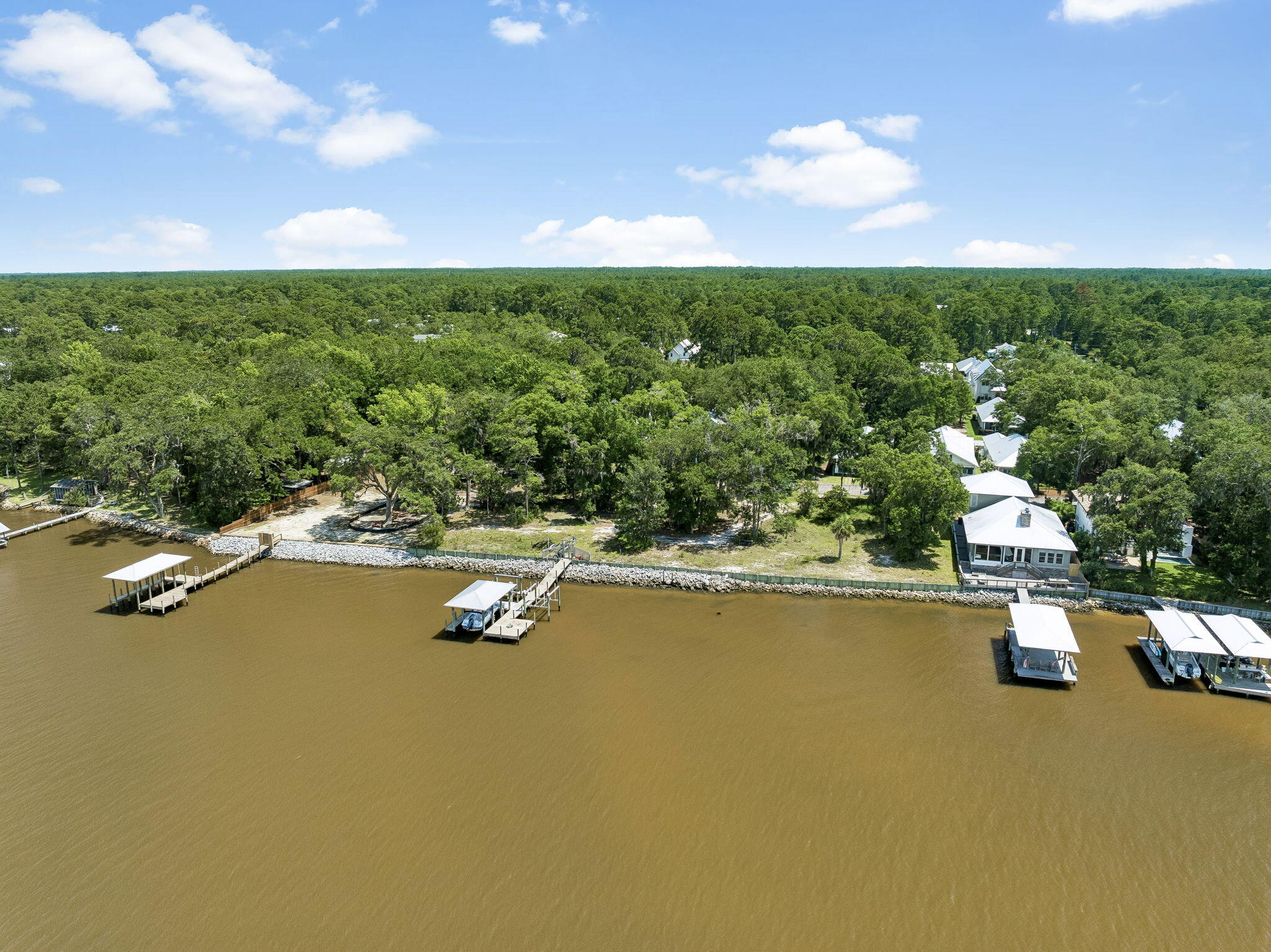 GRAYTON BAYOU - Residential