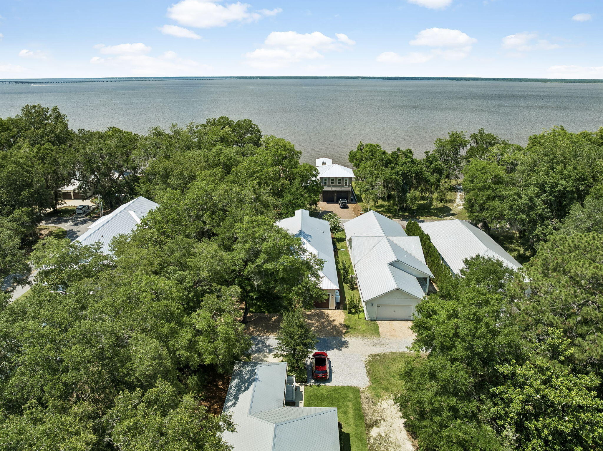GRAYTON BAYOU - Residential