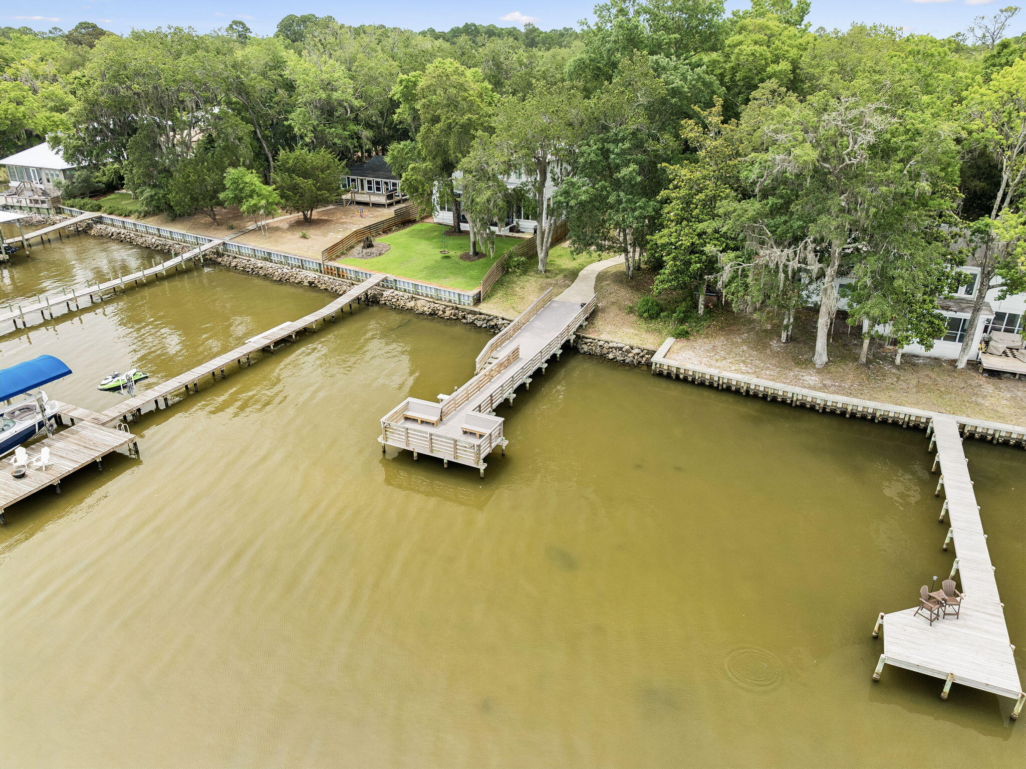 GRAYTON BAYOU - Residential