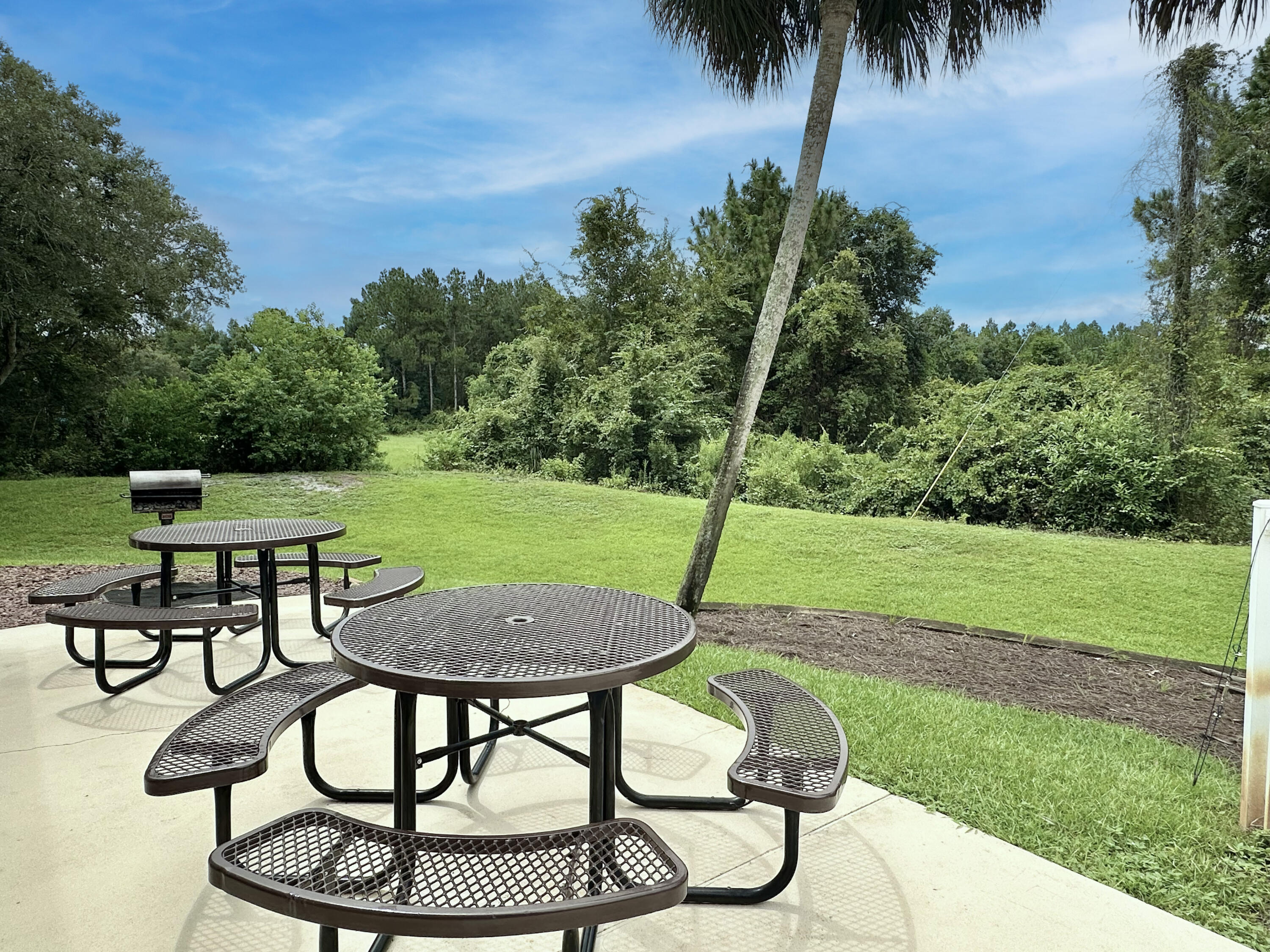 THE FLORIDA CLUB - Residential Lease