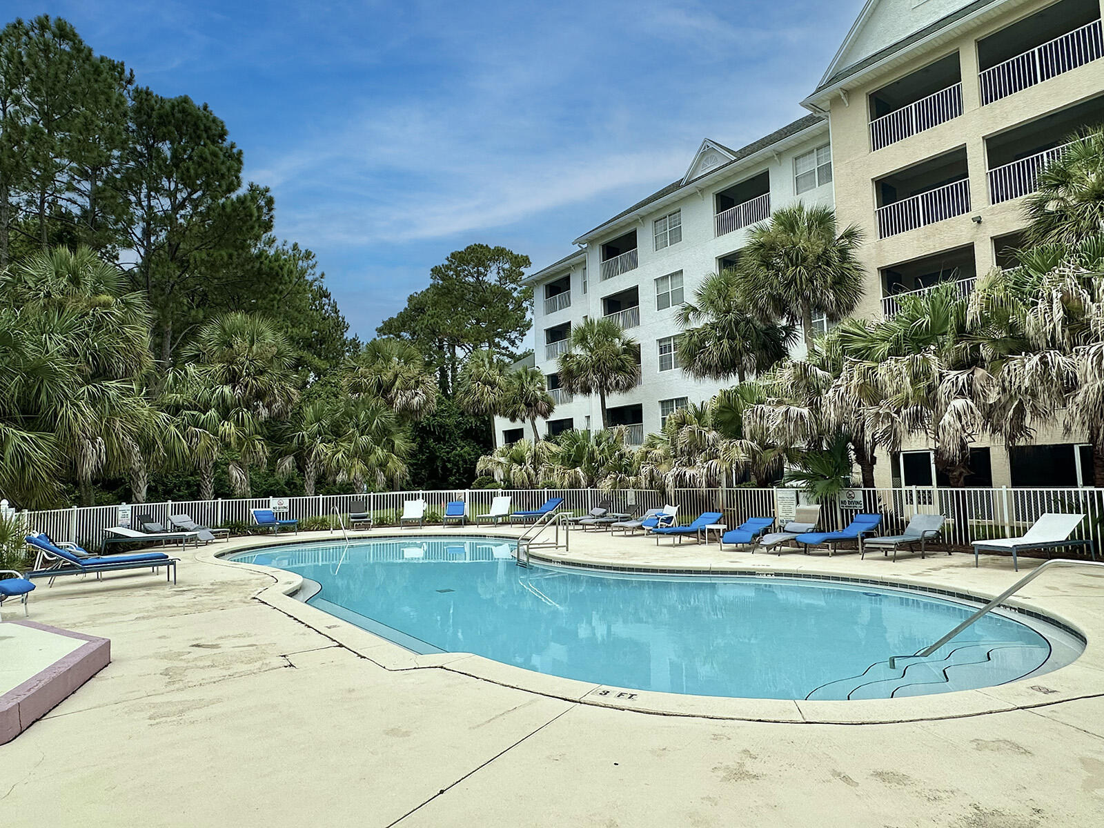 THE FLORIDA CLUB - Residential Lease