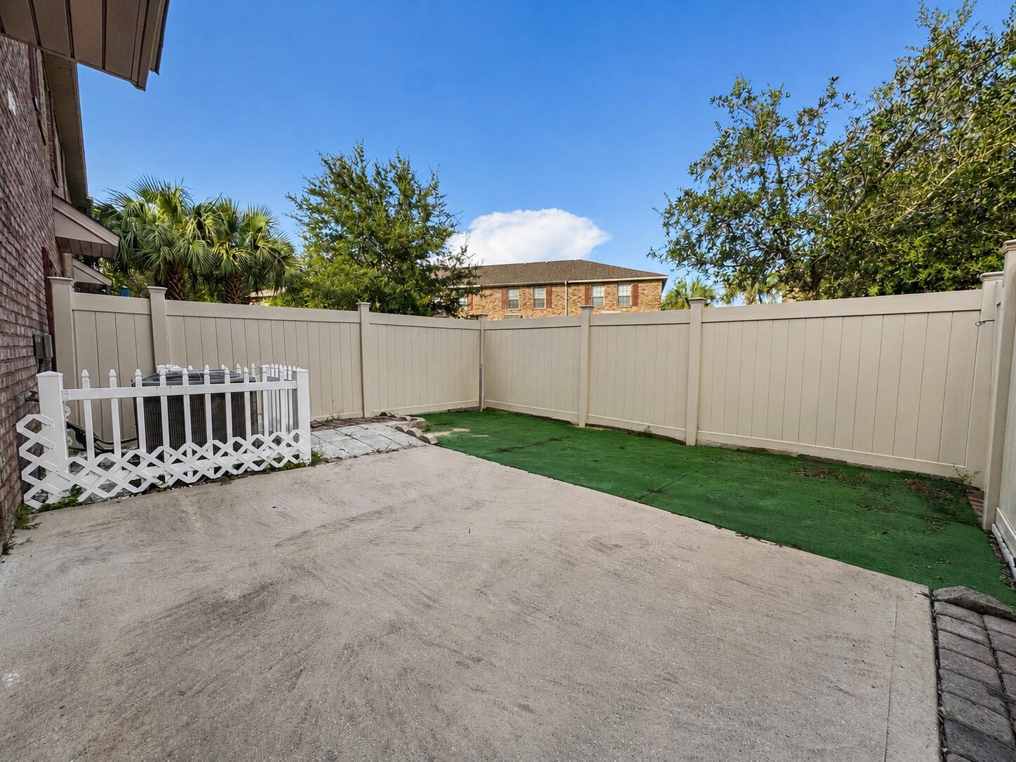 RESERVE POINTE - Residential