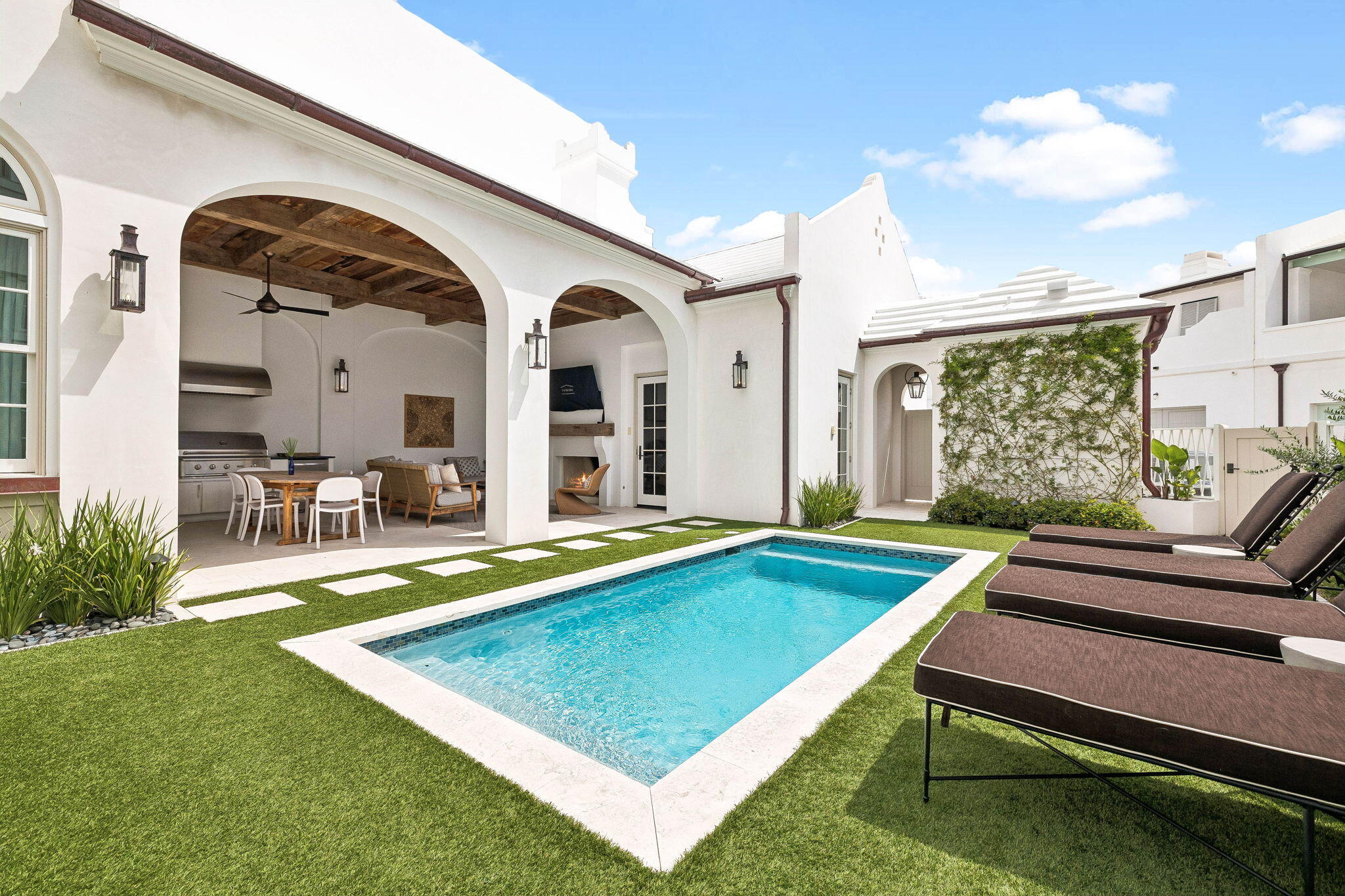 ALYS BEACH - Residential