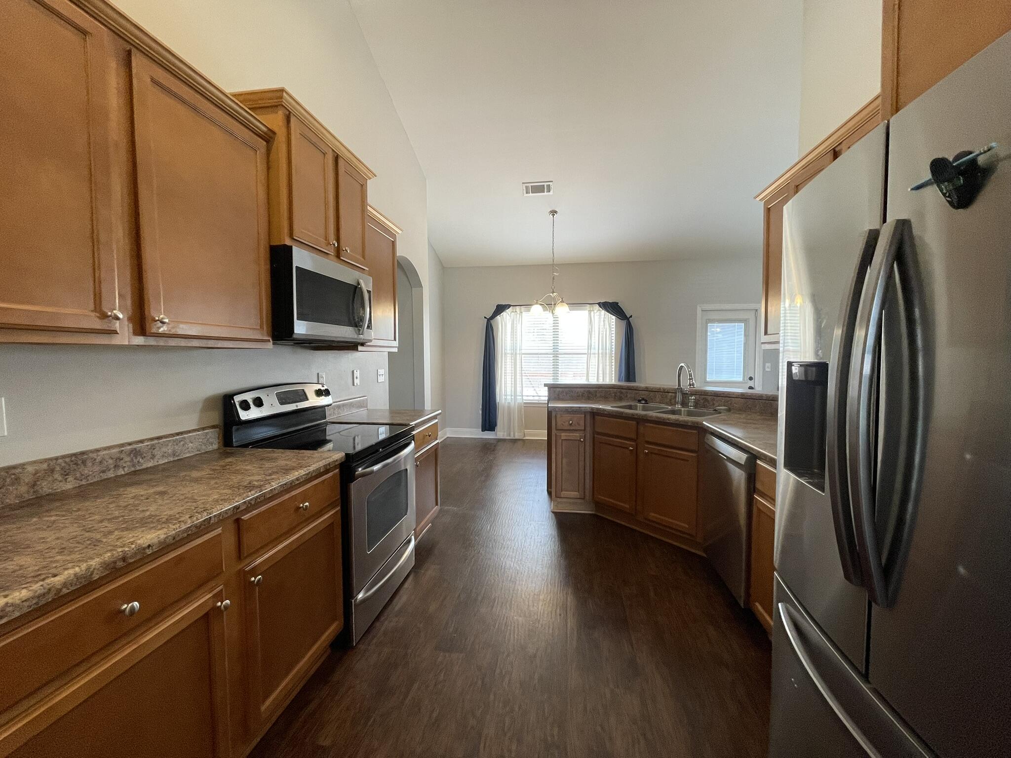 ROLLING RIDGE S/D - Residential Lease