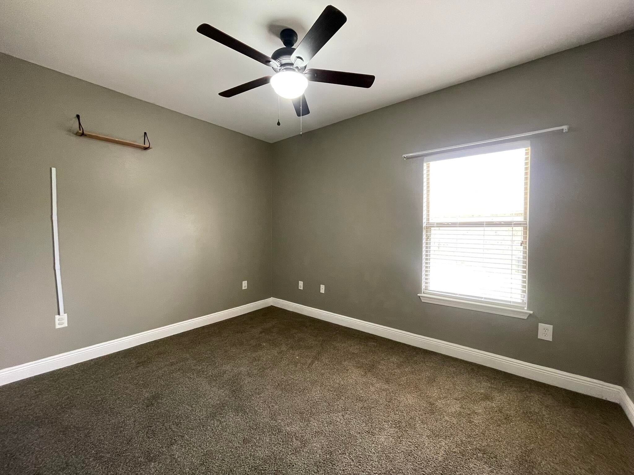 ROLLING RIDGE S/D - Residential Lease