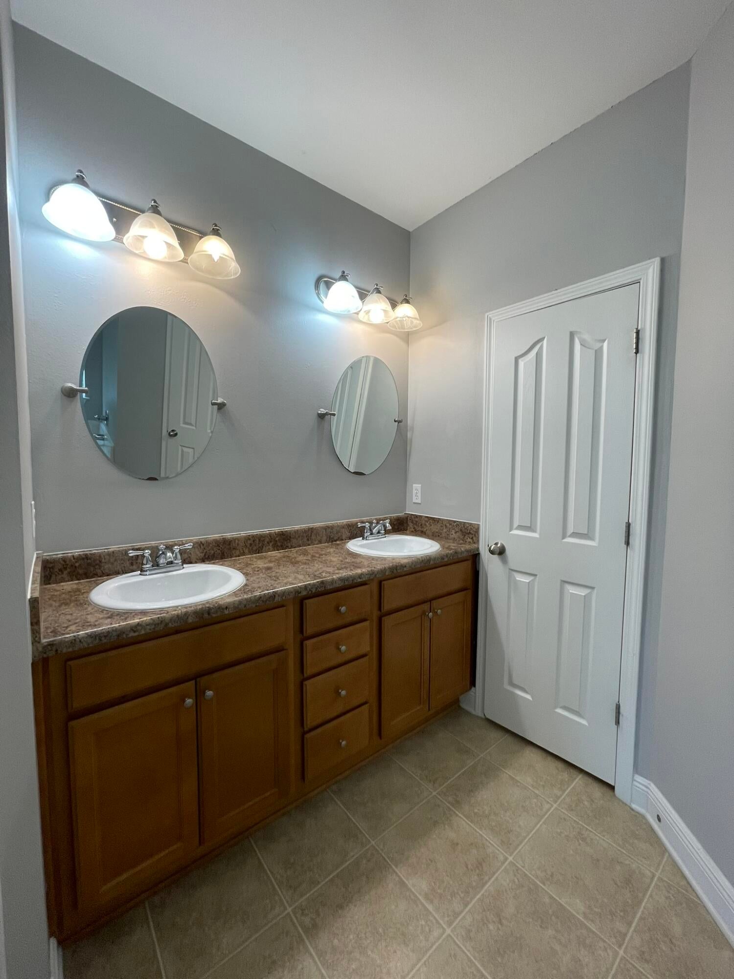 ROLLING RIDGE S/D - Residential Lease