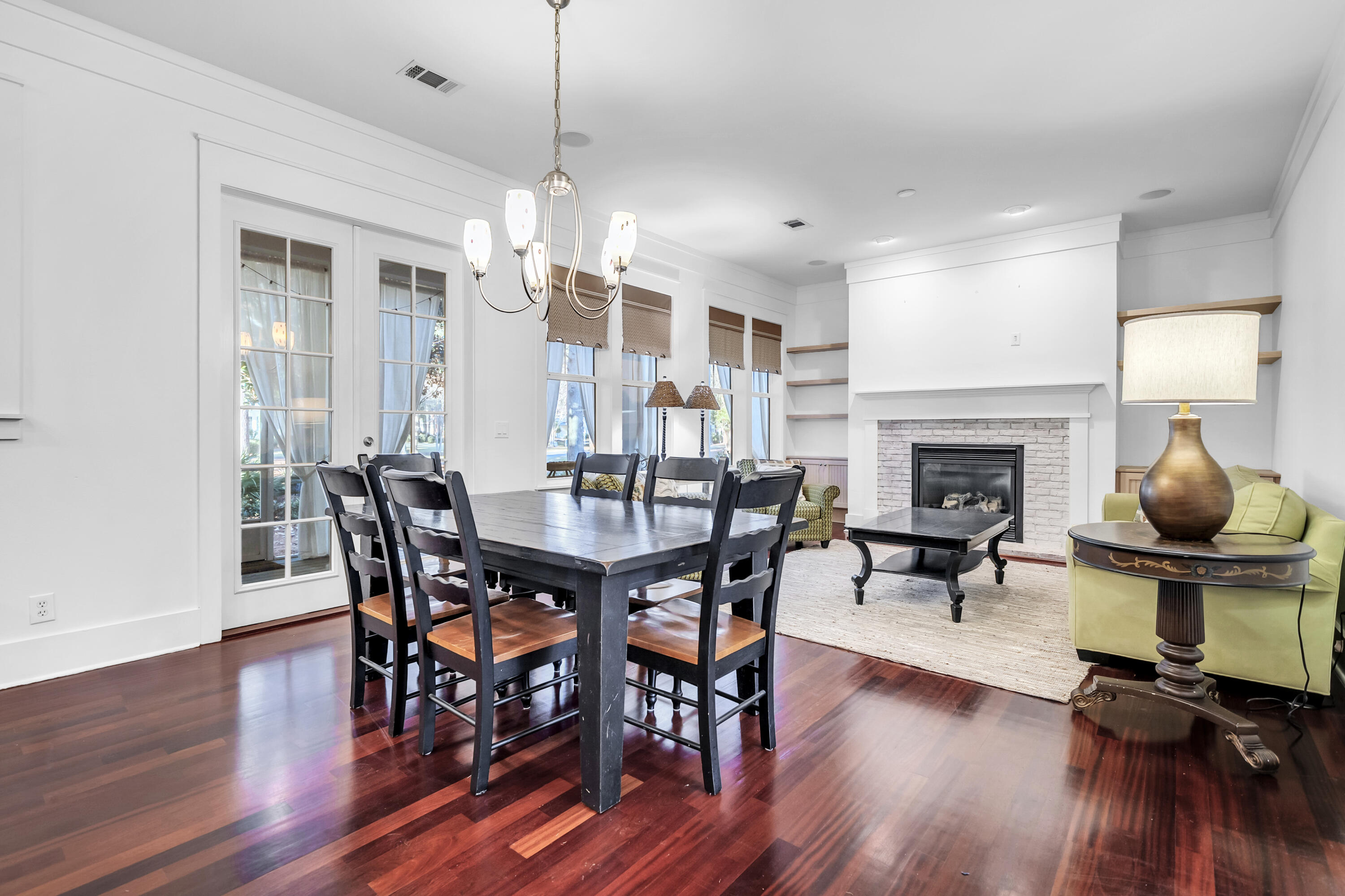 LAUREL GROVE - Residential