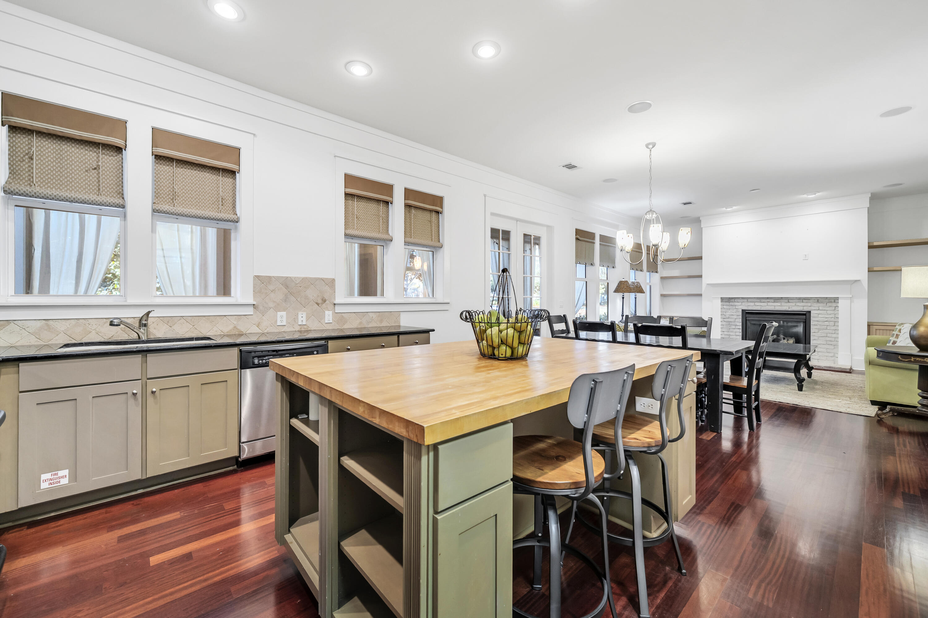 LAUREL GROVE - Residential