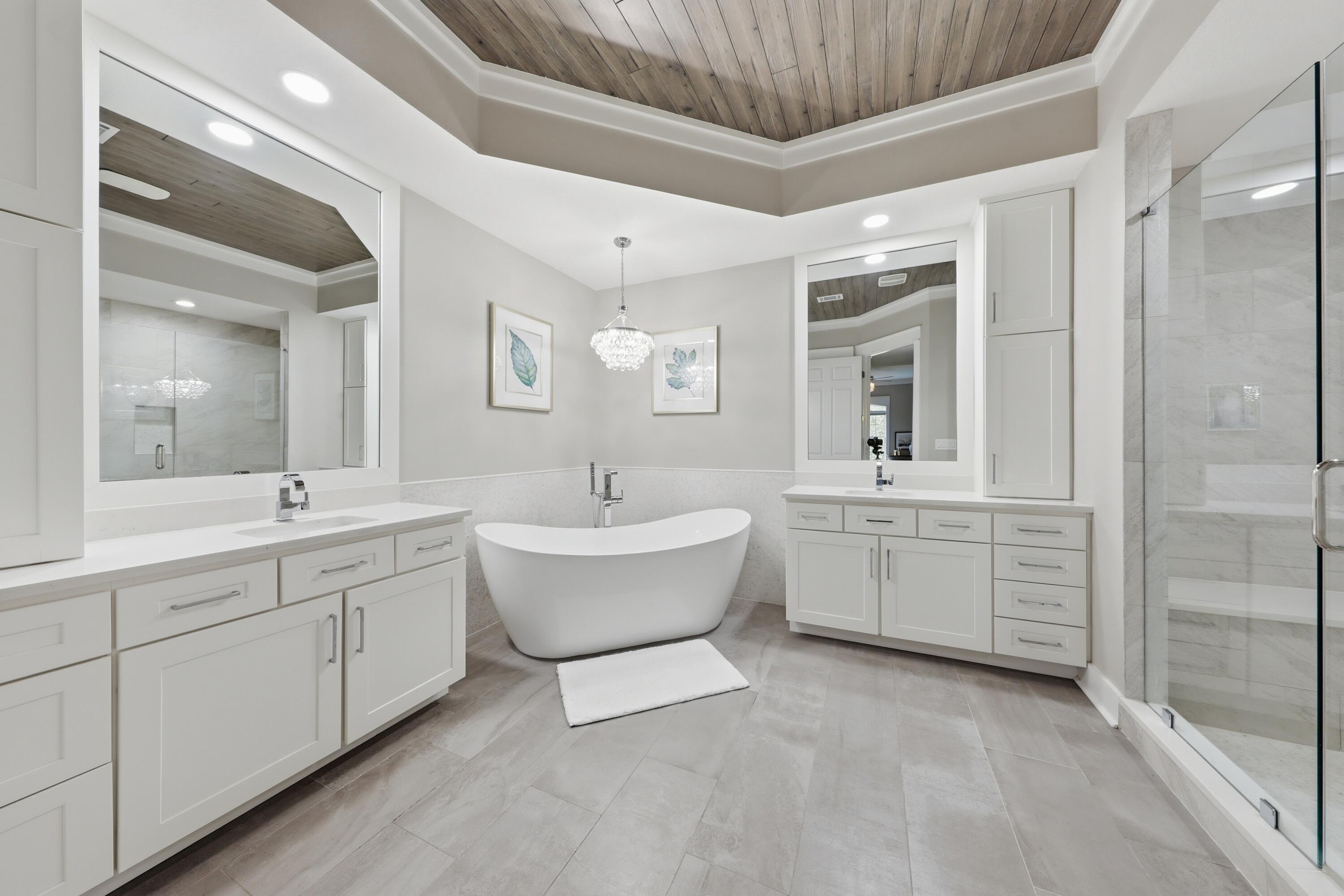 REGATTA BAY GOLF VILLAS CT UNIT 204 - Residential
